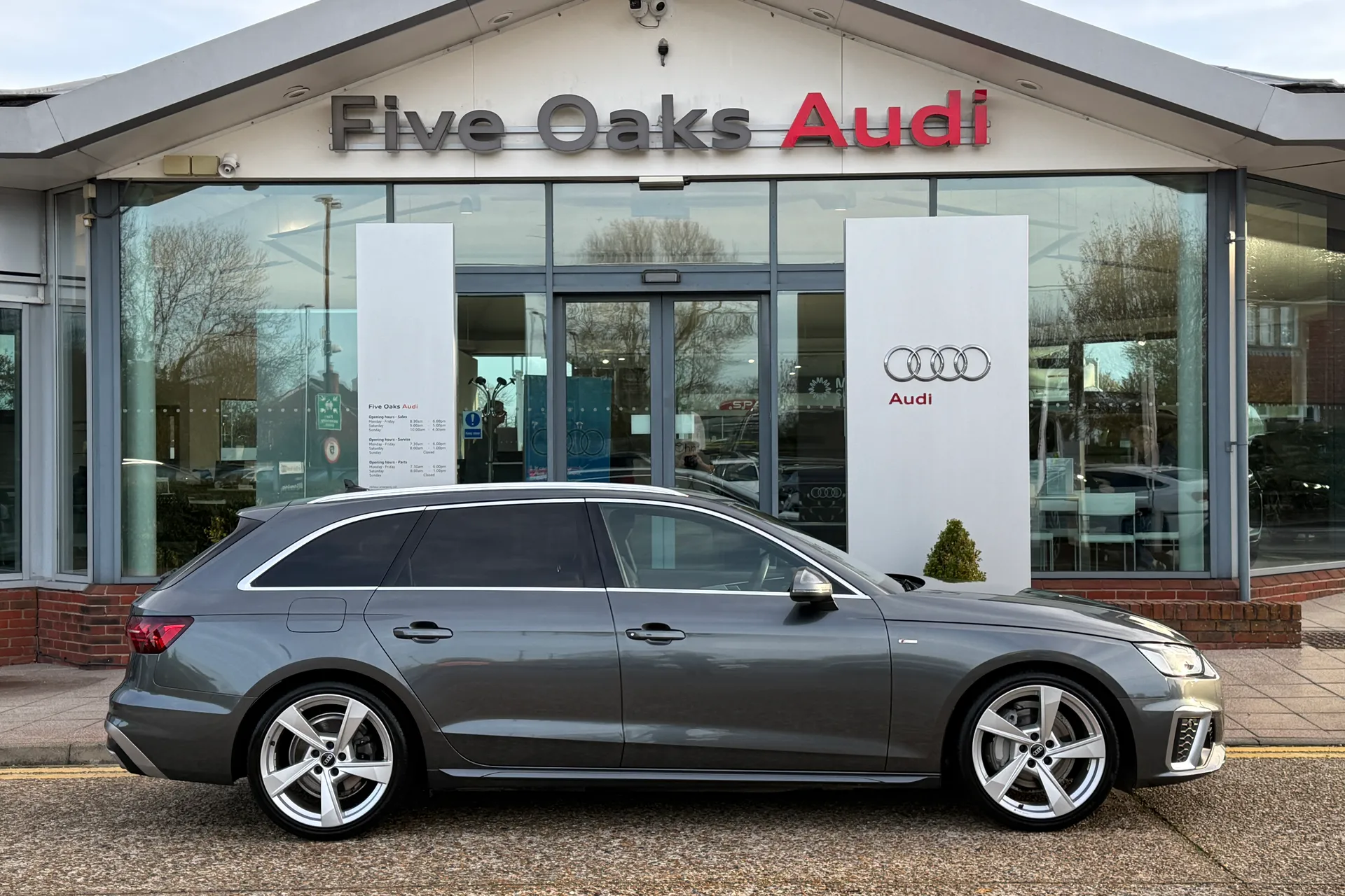 Audi A4 thumbnail image number 2