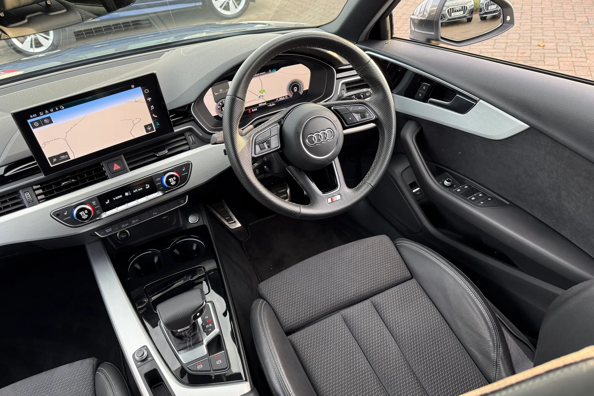 Audi A4 thumbnail image number 38