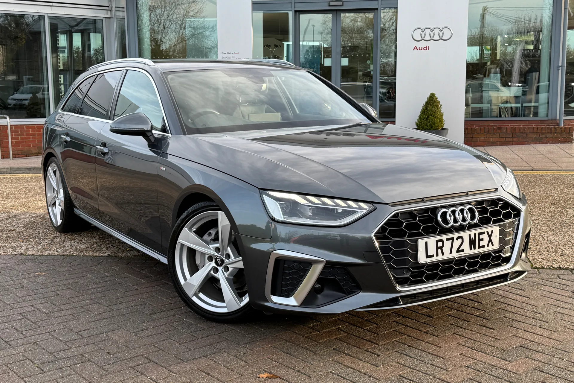 Audi A4 thumbnail image number 21