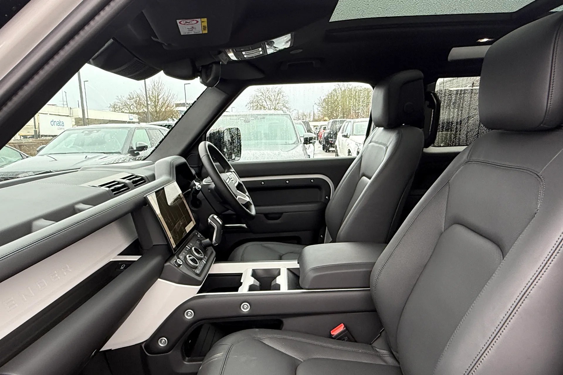 LAND ROVER DEFENDER thumbnail image number 38