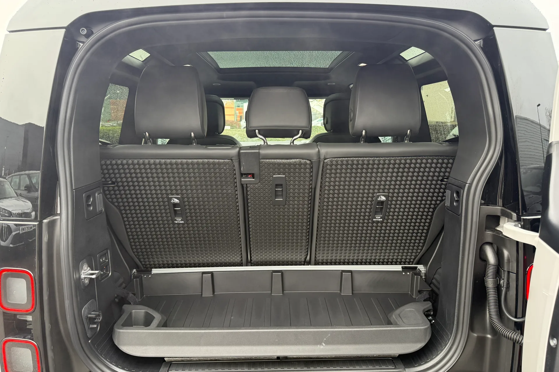 LAND ROVER DEFENDER thumbnail image number 29