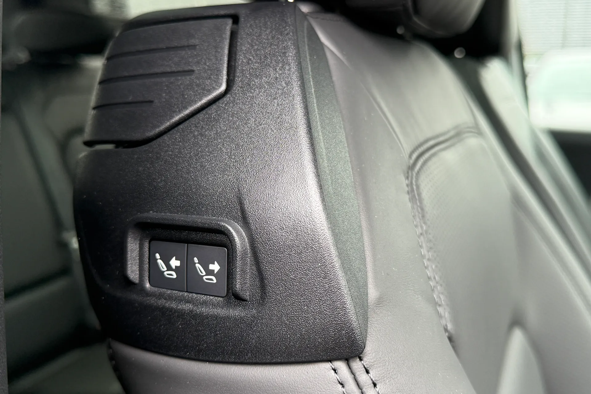 LAND ROVER DEFENDER thumbnail image number 34