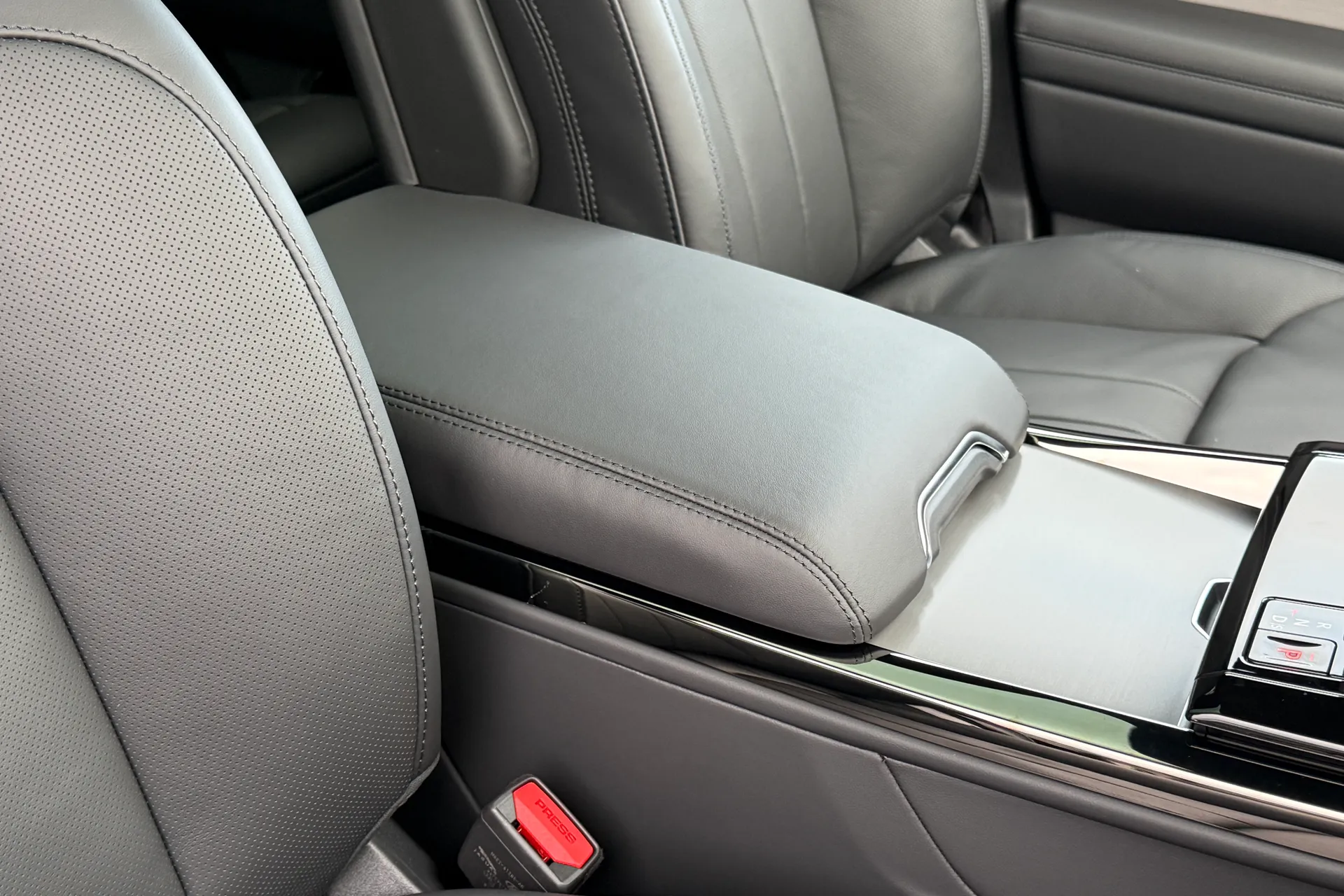 LAND ROVER RANGE ROVER SPORT thumbnail image number 36