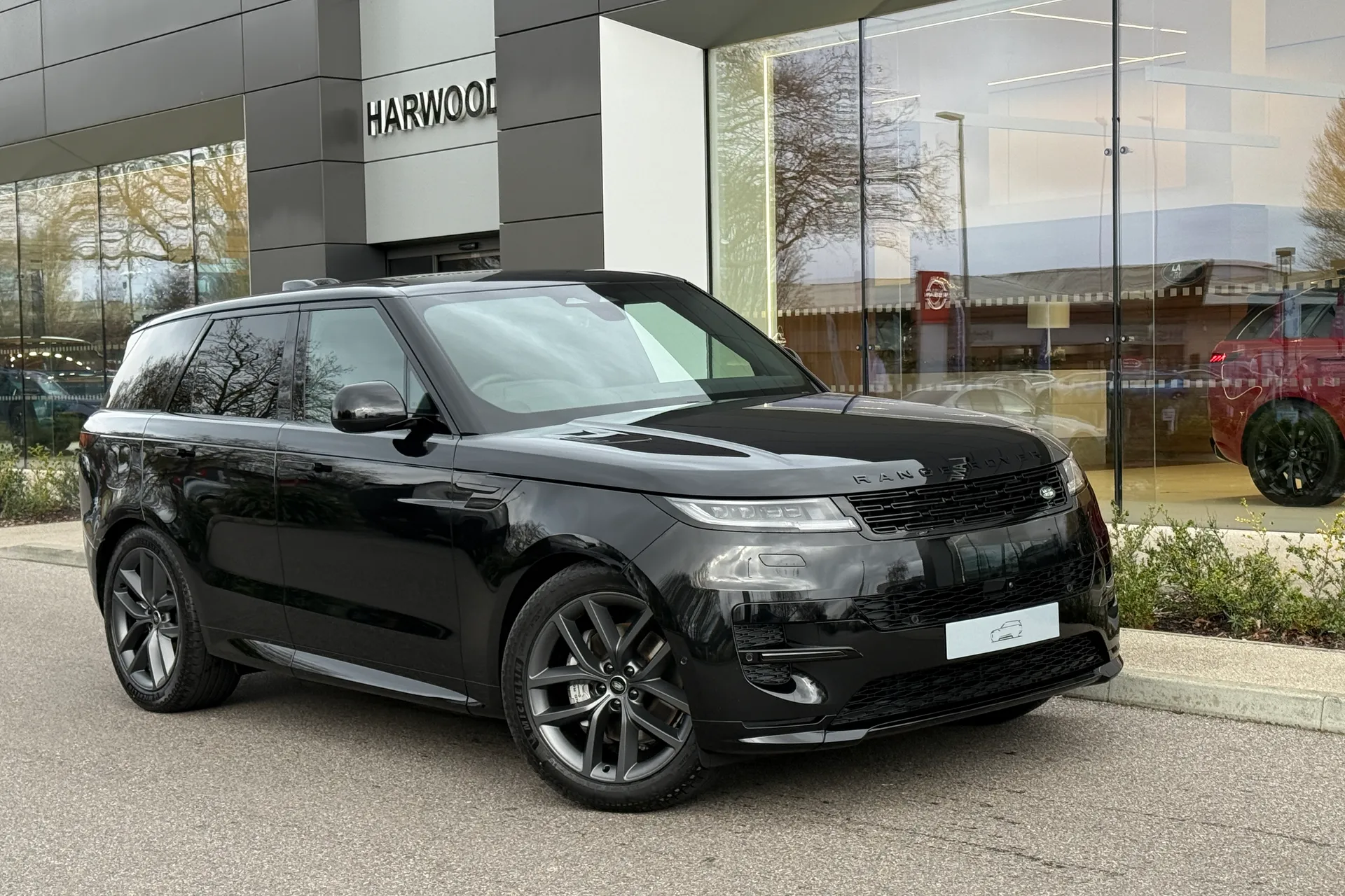 LAND ROVER RANGE ROVER SPORT focused image