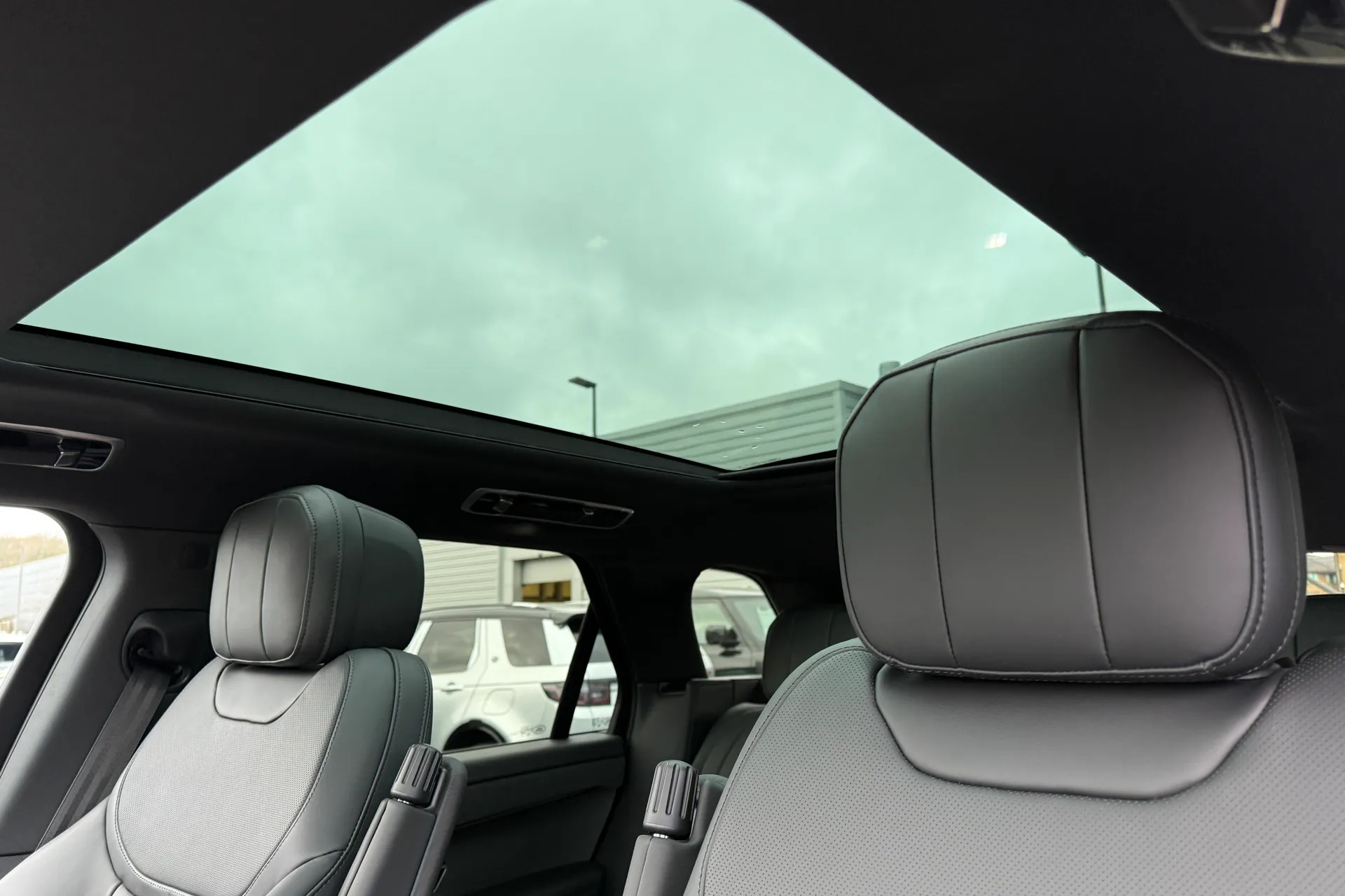 LAND ROVER RANGE ROVER SPORT thumbnail image number 4