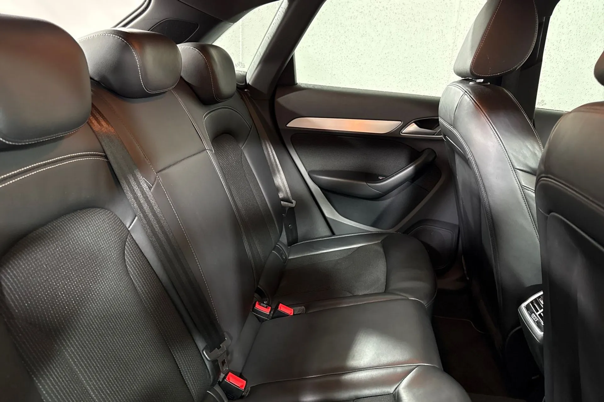 Audi Q3 thumbnail image number 22