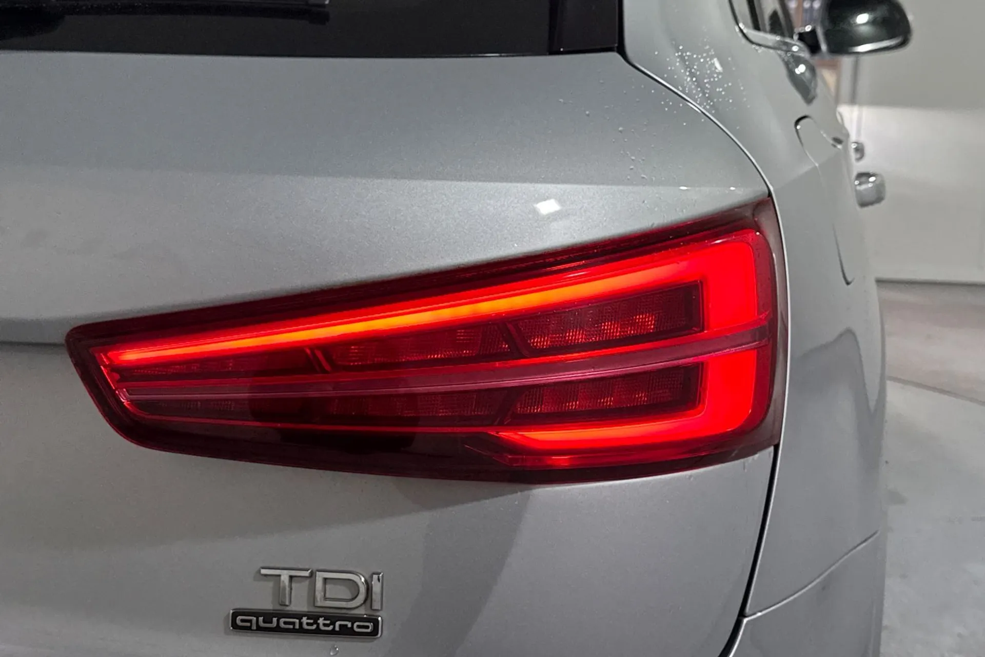 Audi Q3 thumbnail image number 19