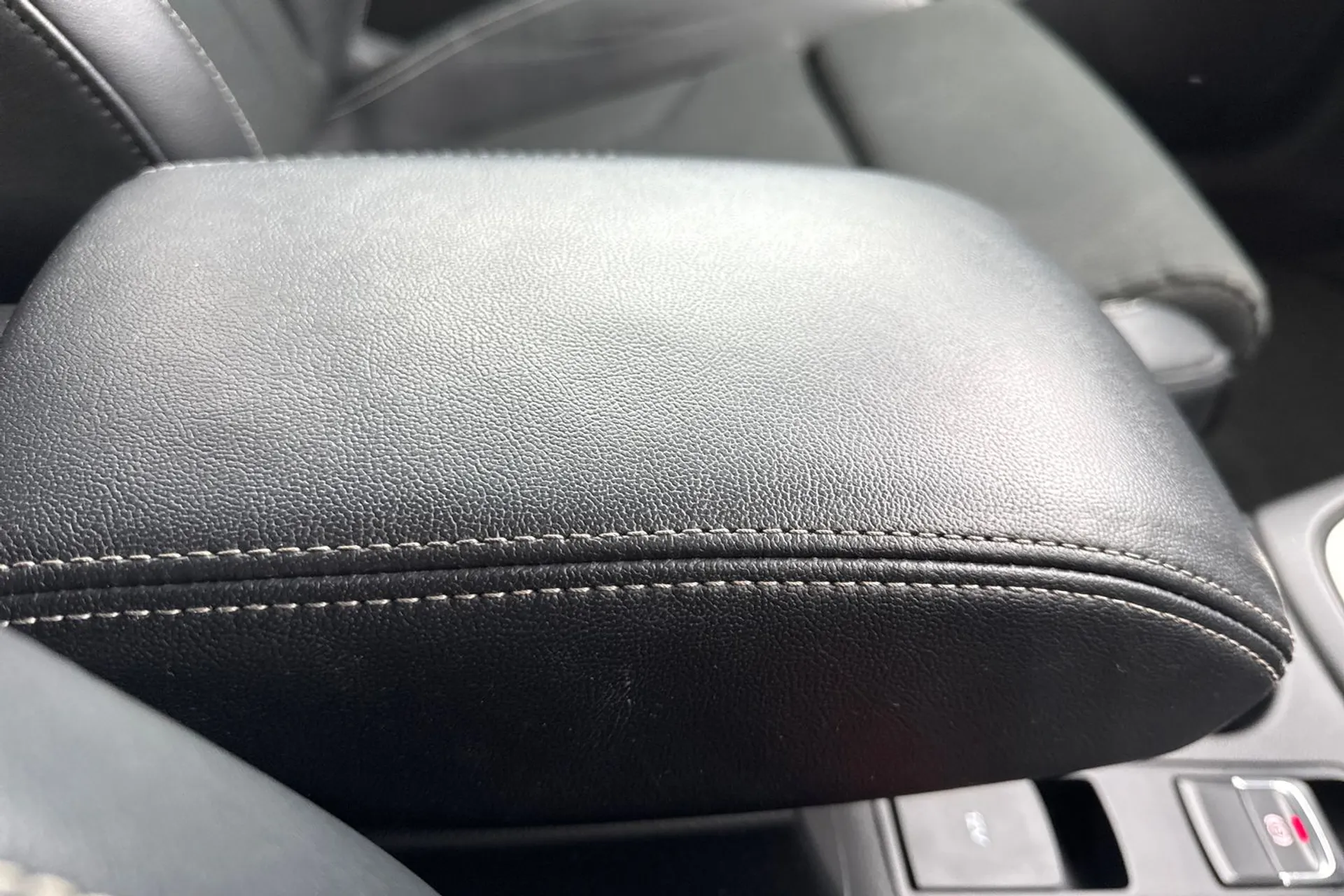 Audi Q3 thumbnail image number 44