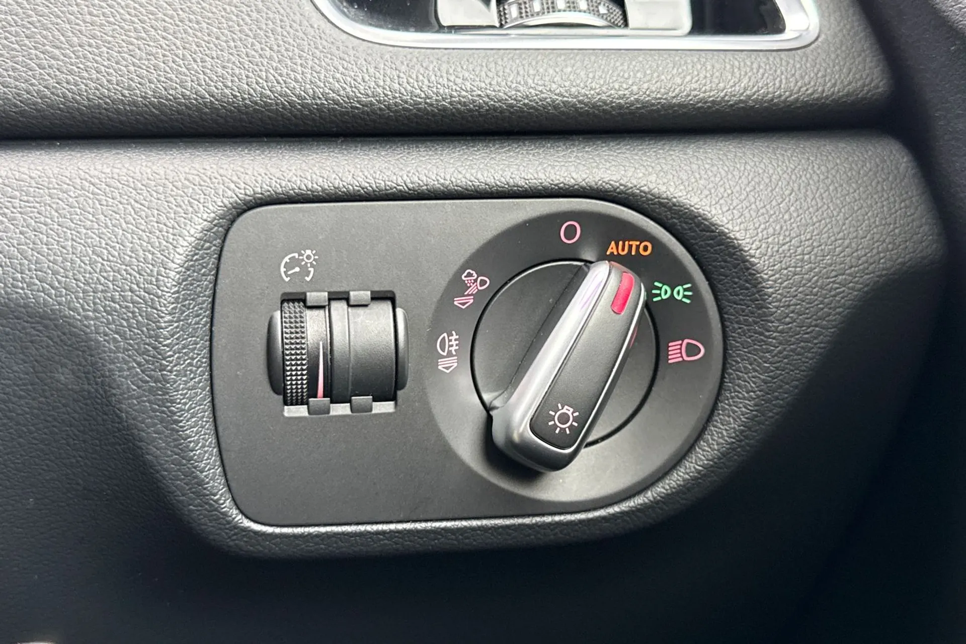 Audi Q3 thumbnail image number 47