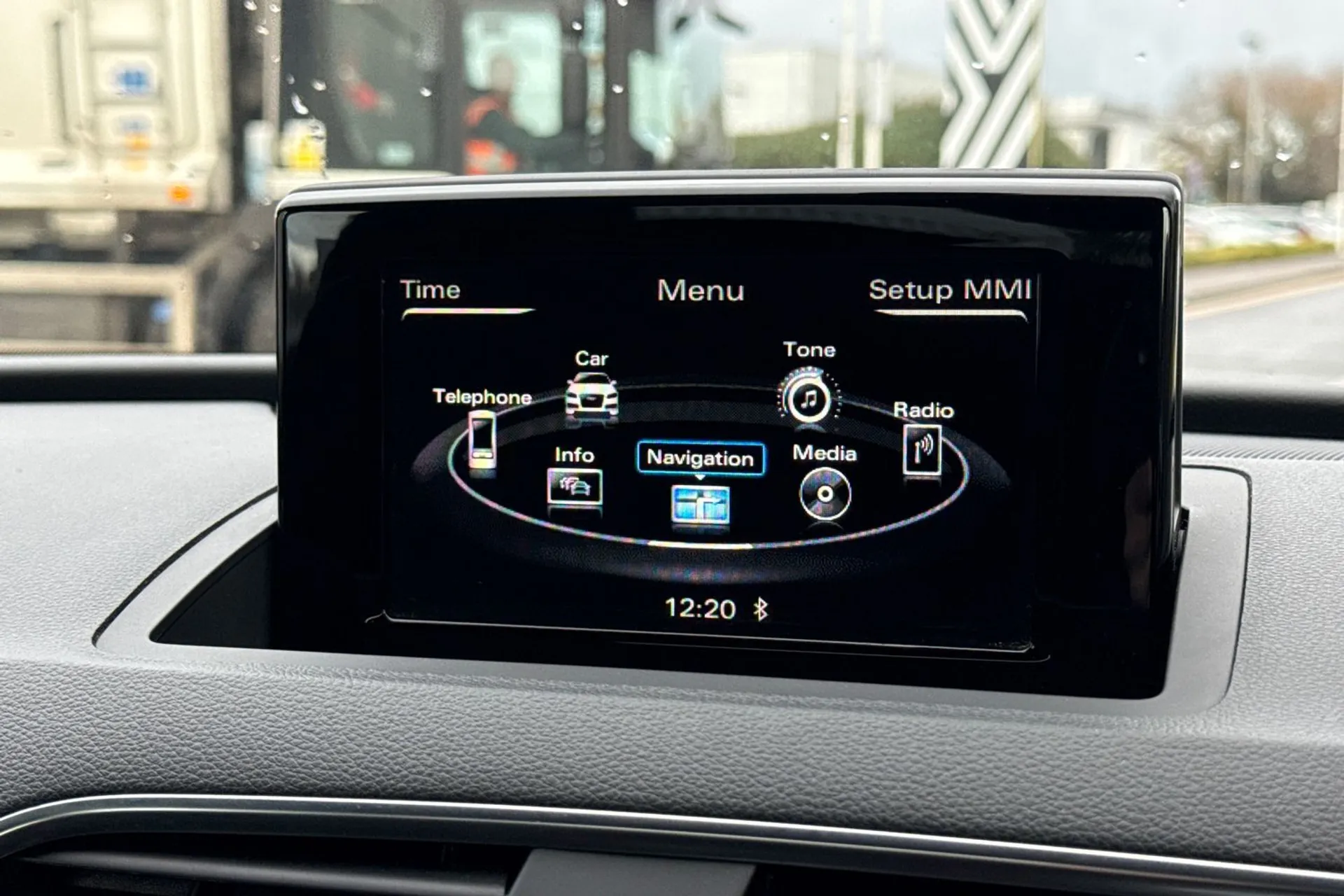 Audi Q3 thumbnail image number 23