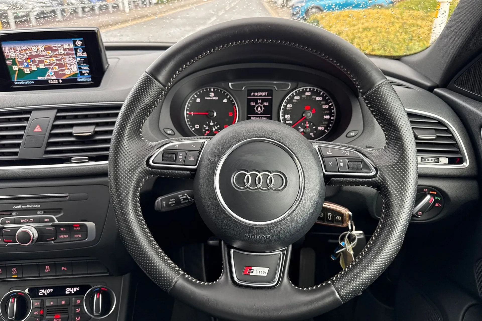 Audi Q3 thumbnail image number 39