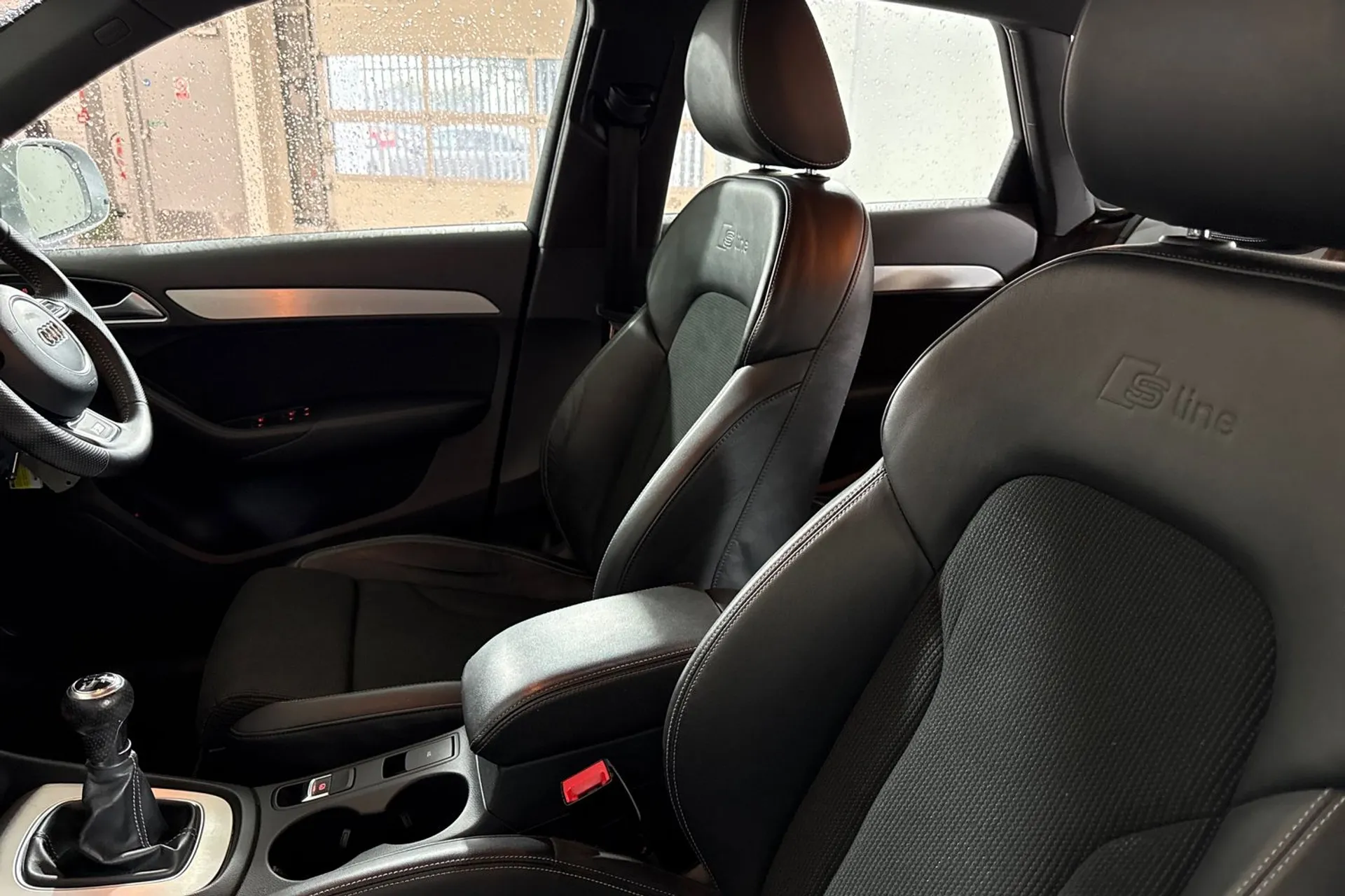 Audi Q3 thumbnail image number 35