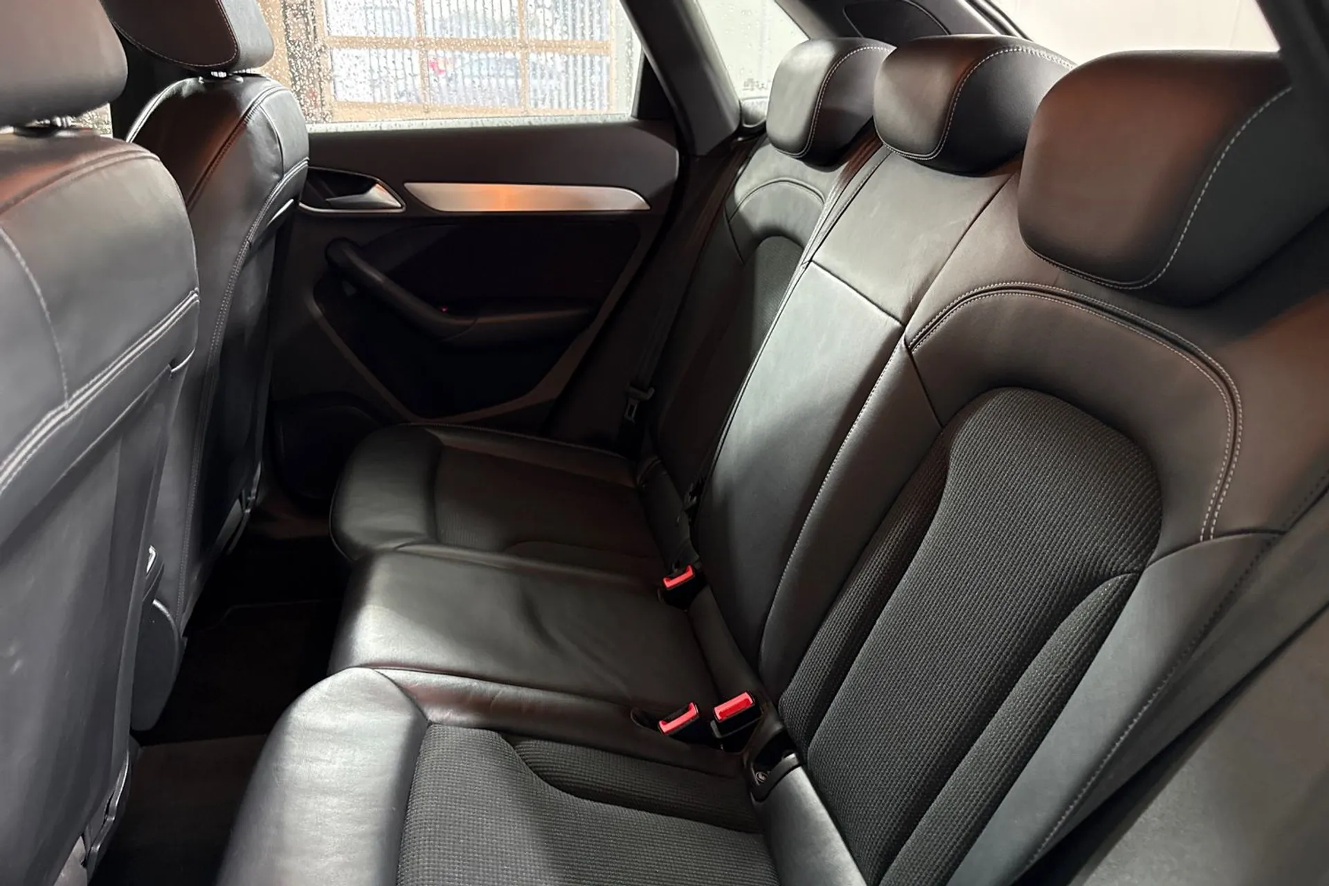 Audi Q3 thumbnail image number 36