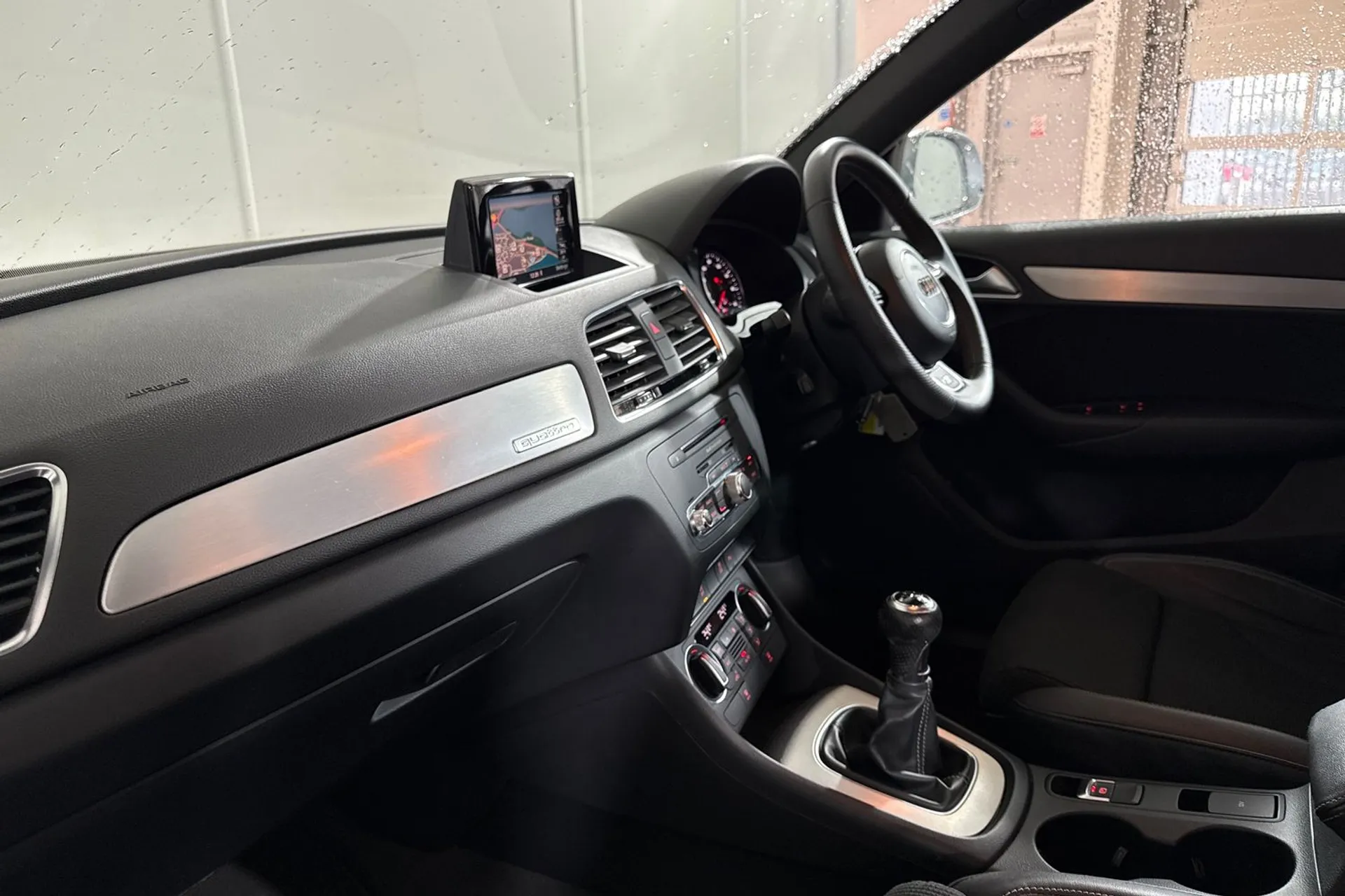 Audi Q3 thumbnail image number 33