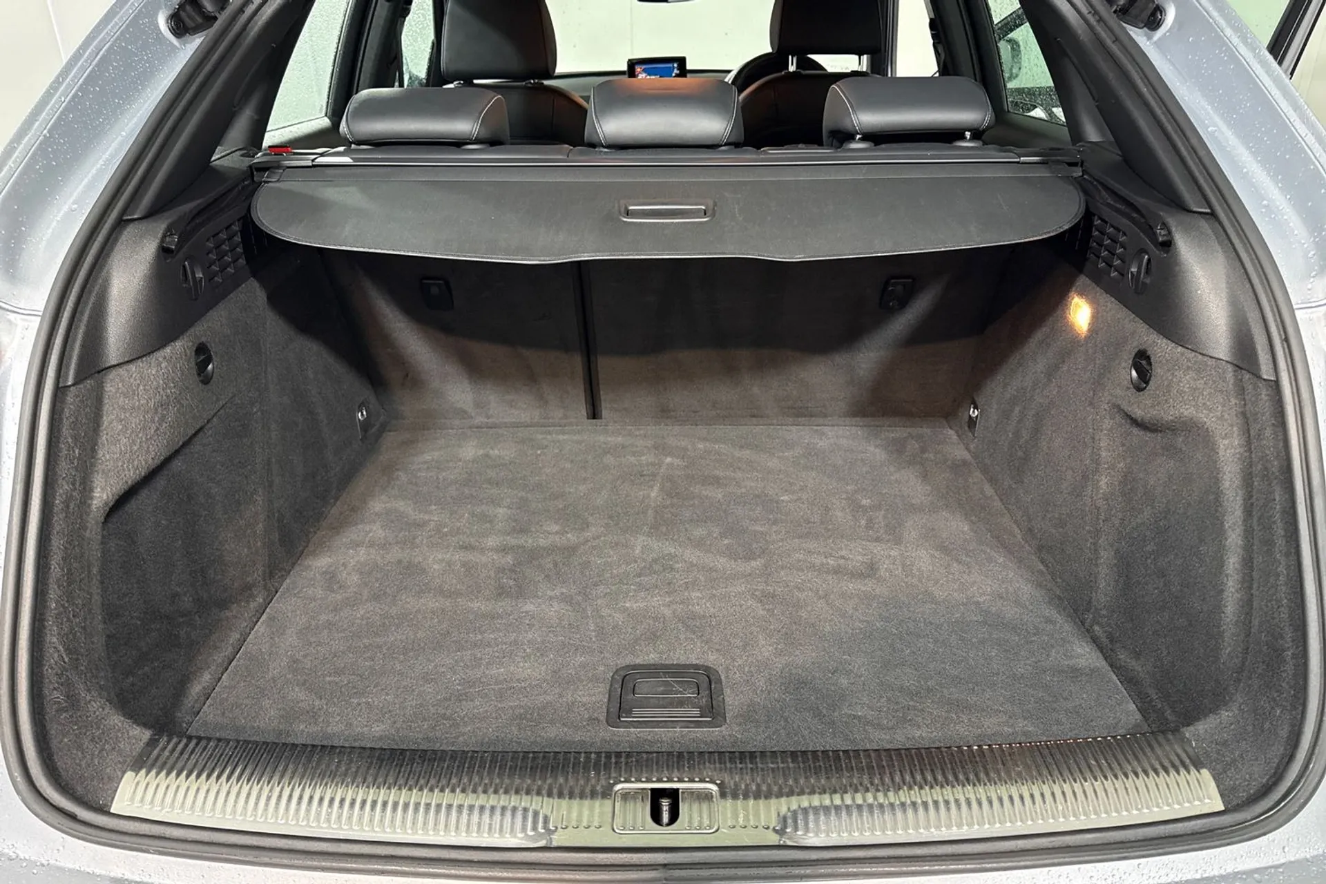 Audi Q3 thumbnail image number 18