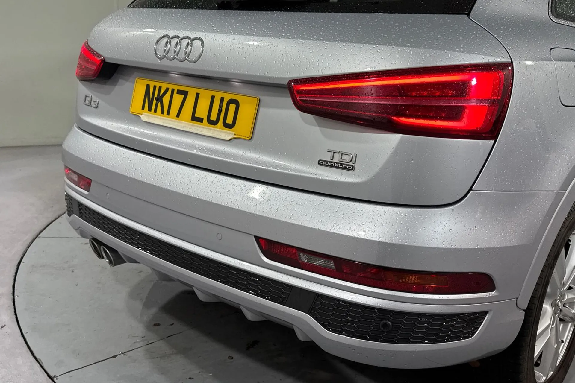 Audi Q3 thumbnail image number 16