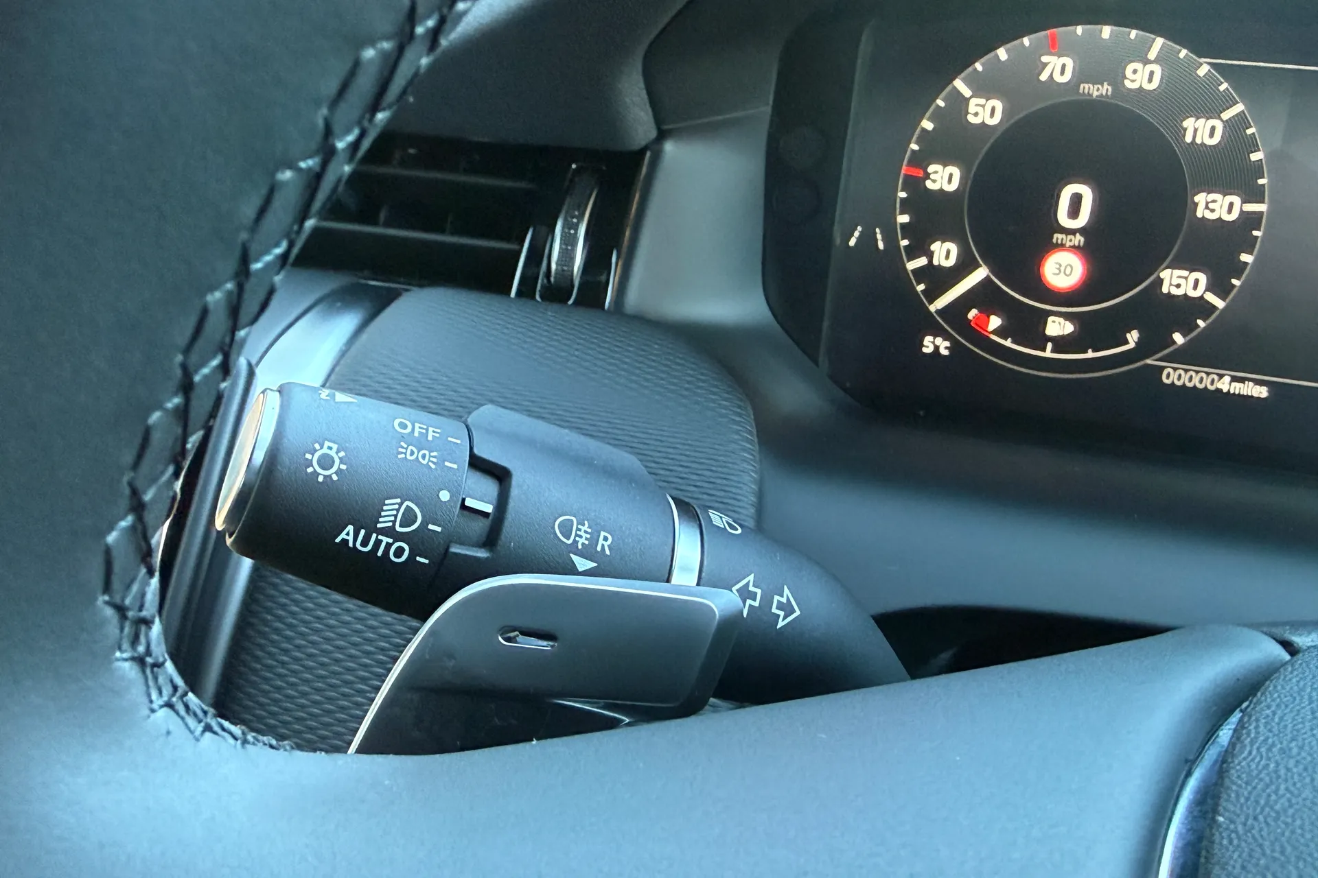 LAND ROVER DISCOVERY SPORT thumbnail image number 64