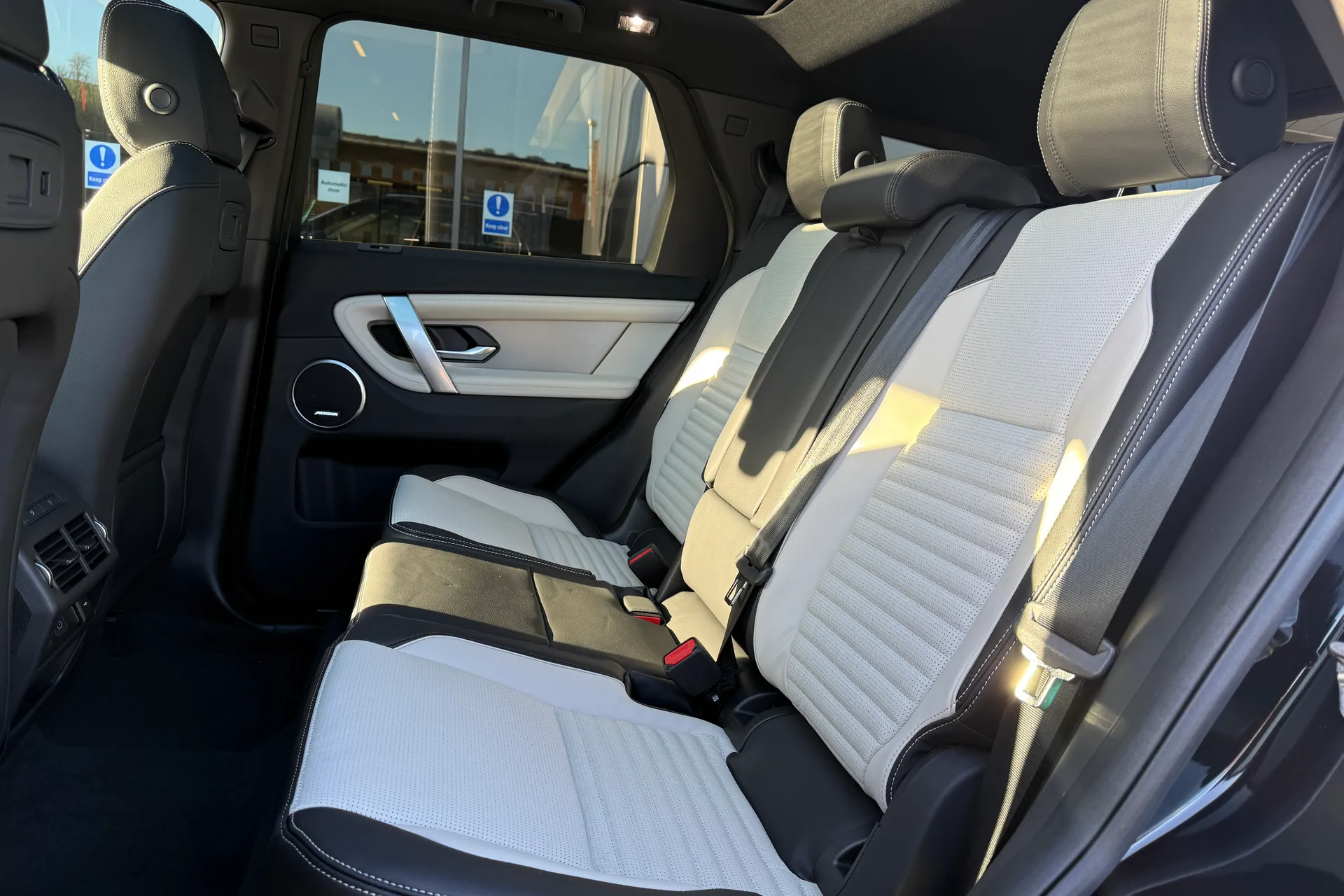 LAND ROVER DISCOVERY SPORT thumbnail image number 59