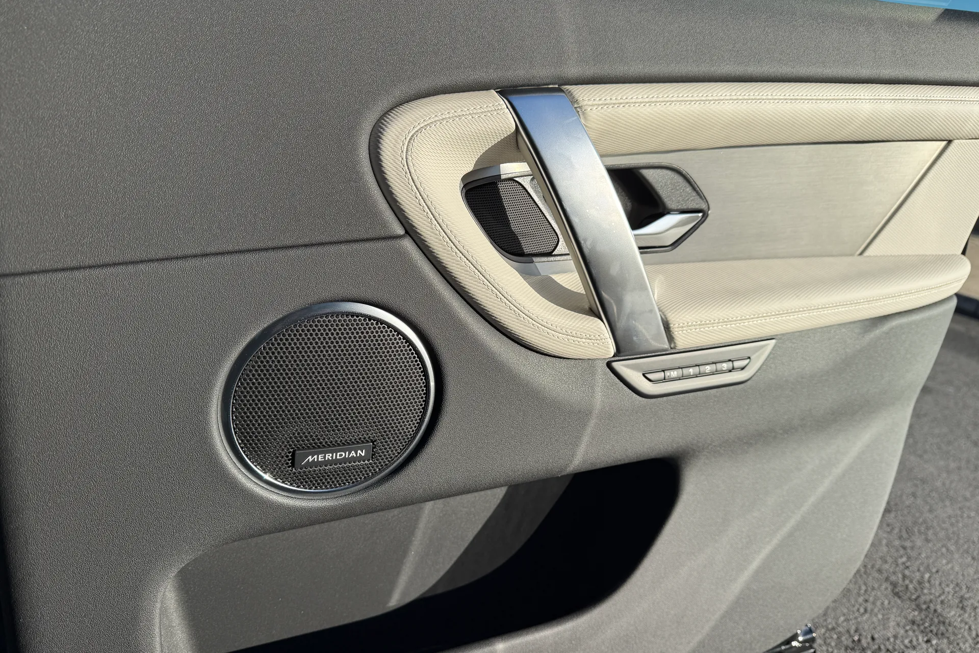 LAND ROVER DISCOVERY SPORT thumbnail image number 34