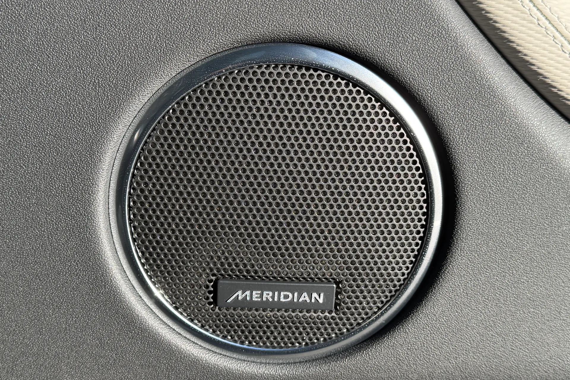 LAND ROVER DISCOVERY SPORT thumbnail image number 35