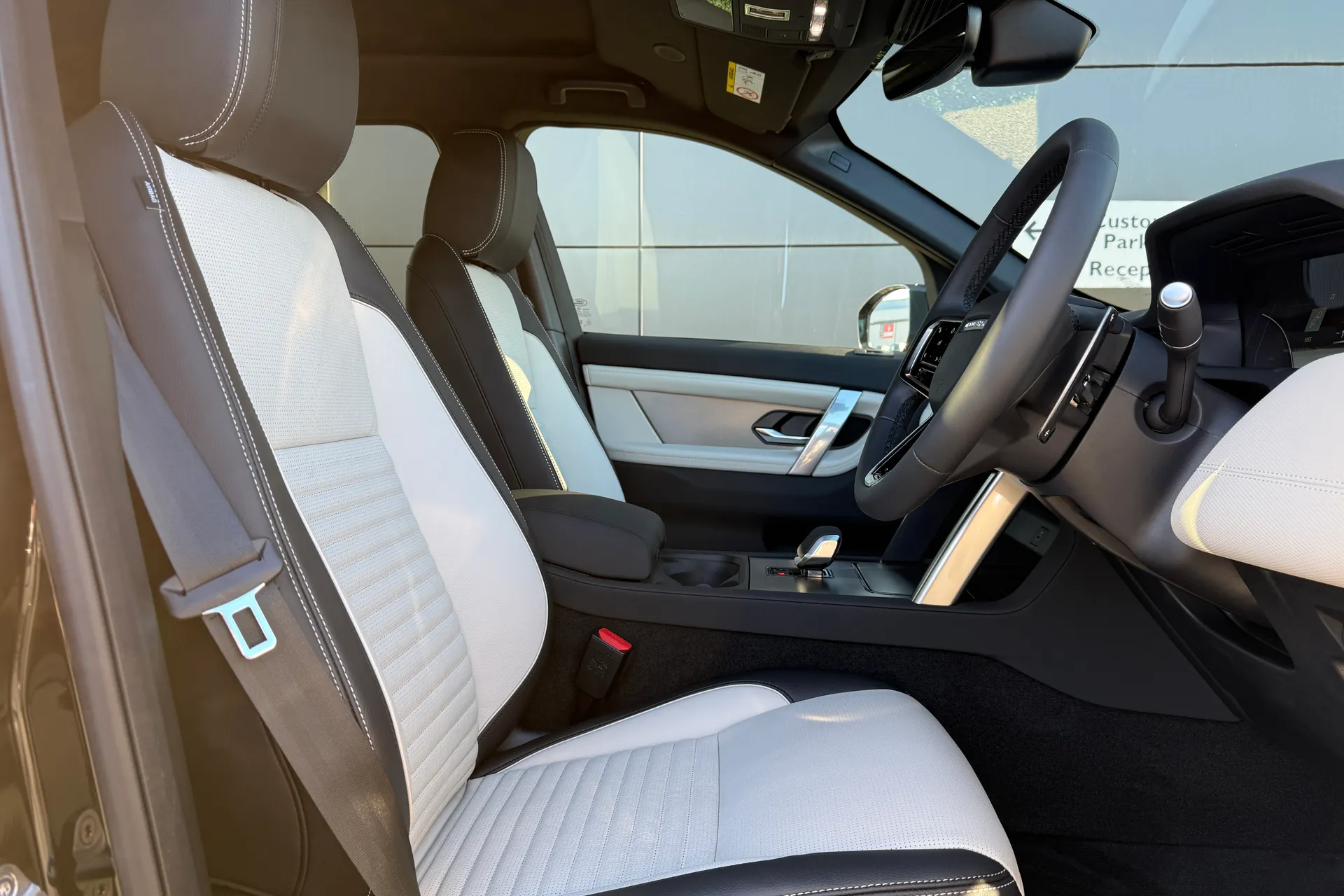 LAND ROVER DISCOVERY SPORT thumbnail image number 18