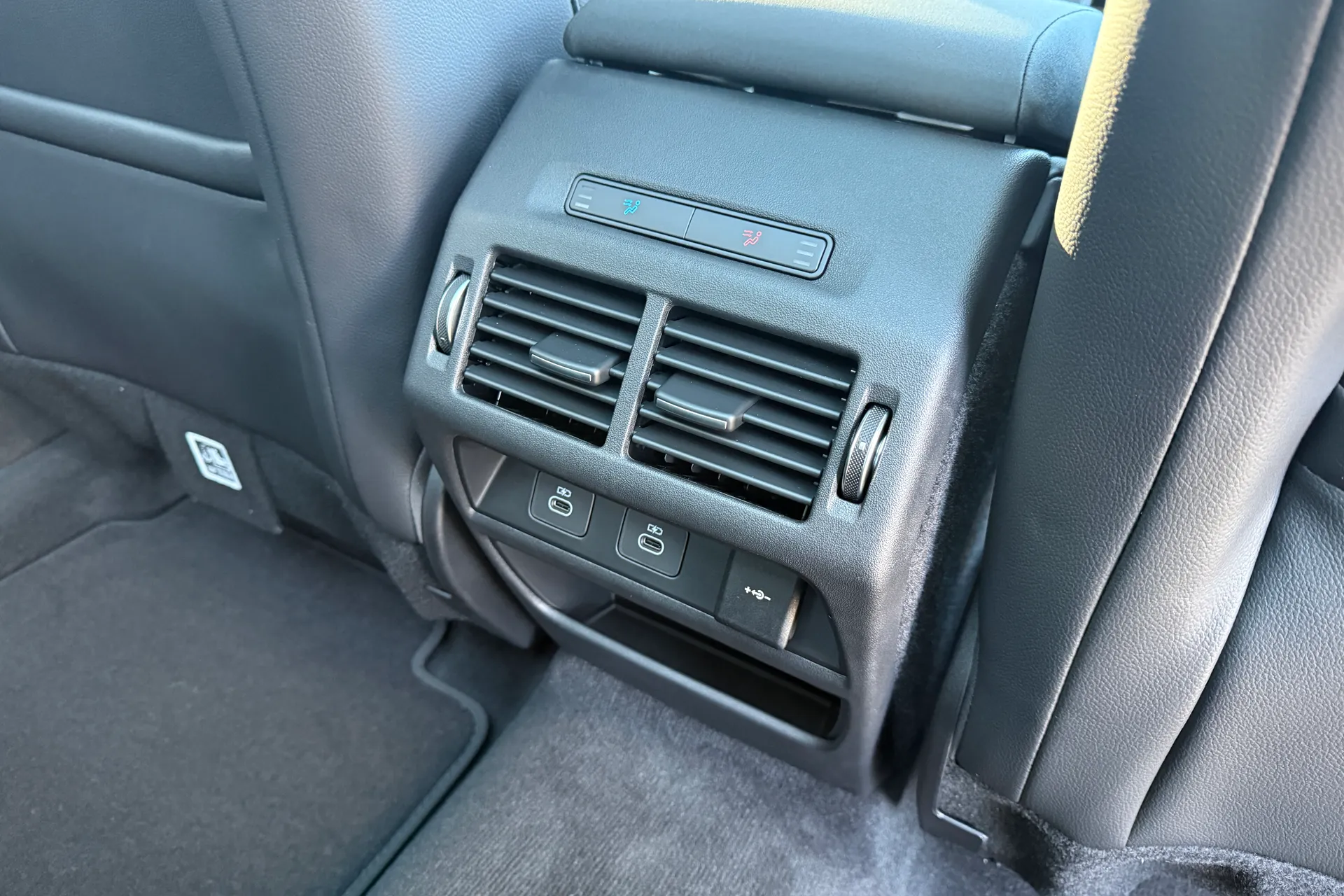 LAND ROVER DISCOVERY SPORT thumbnail image number 45