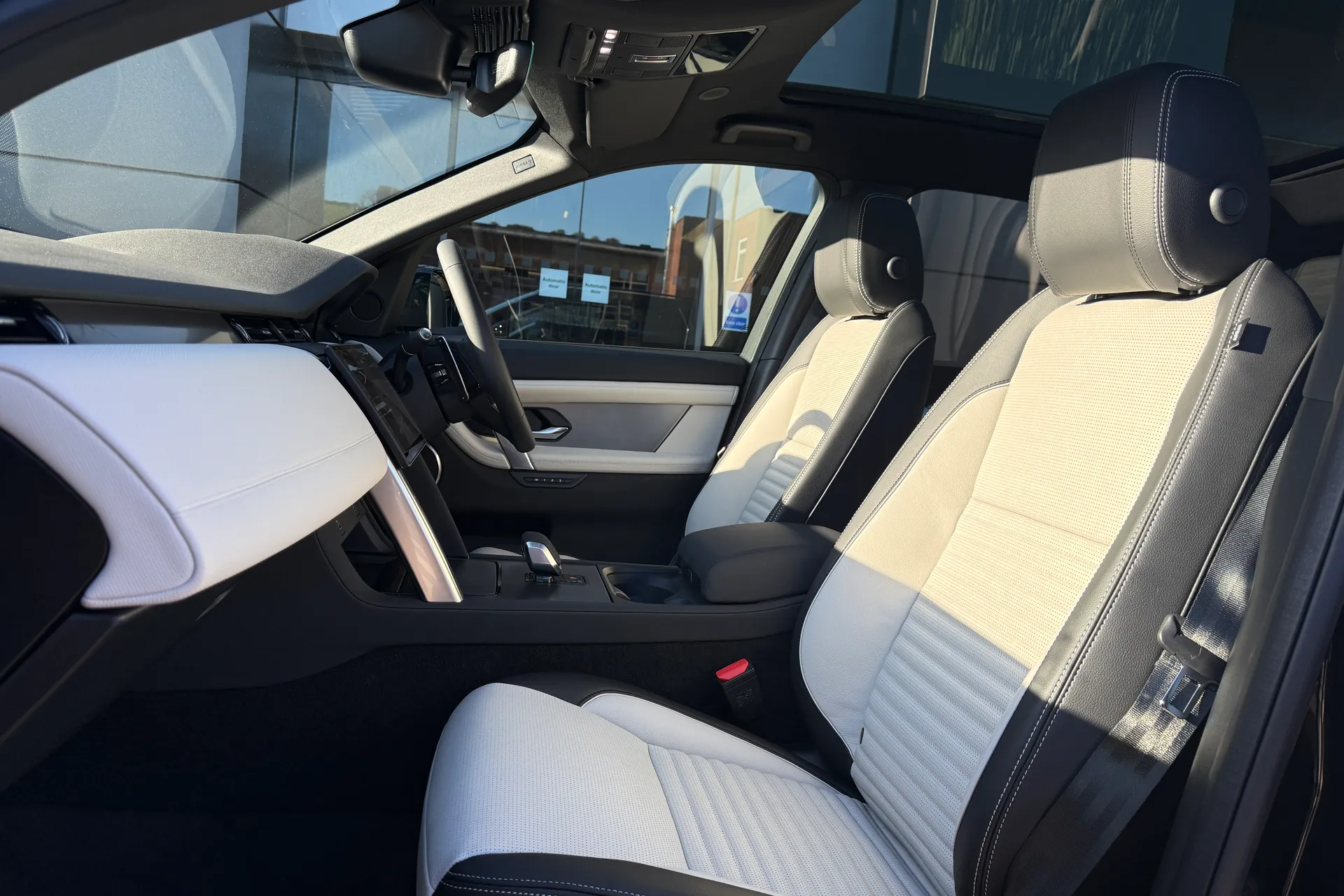 LAND ROVER DISCOVERY SPORT thumbnail image number 60