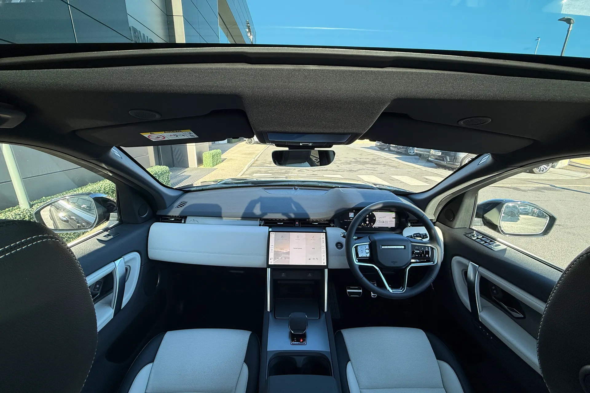 LAND ROVER DISCOVERY SPORT thumbnail image number 3