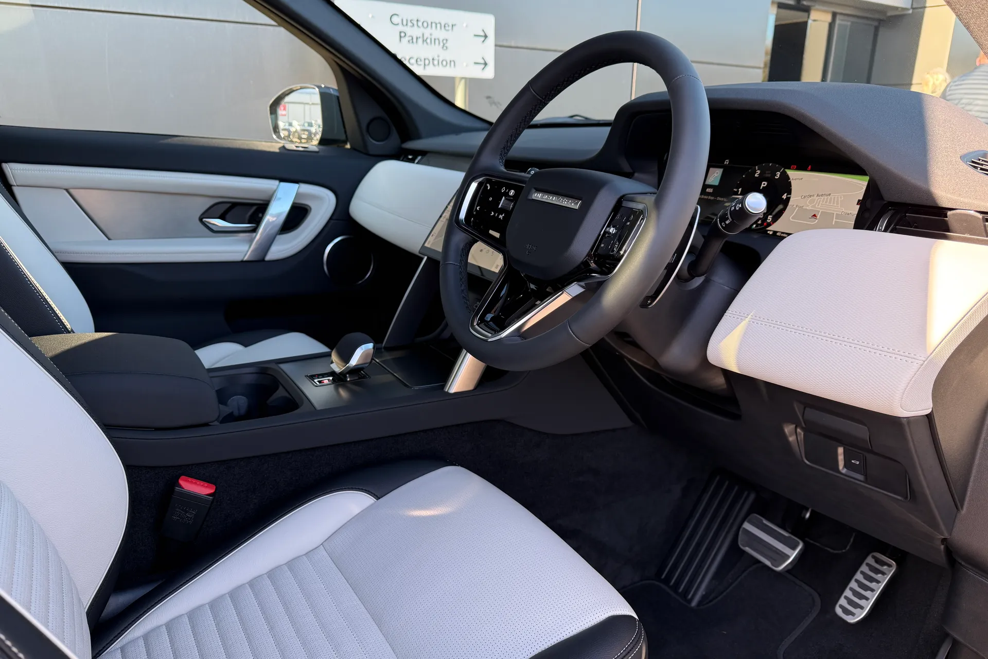 LAND ROVER DISCOVERY SPORT thumbnail image number 17