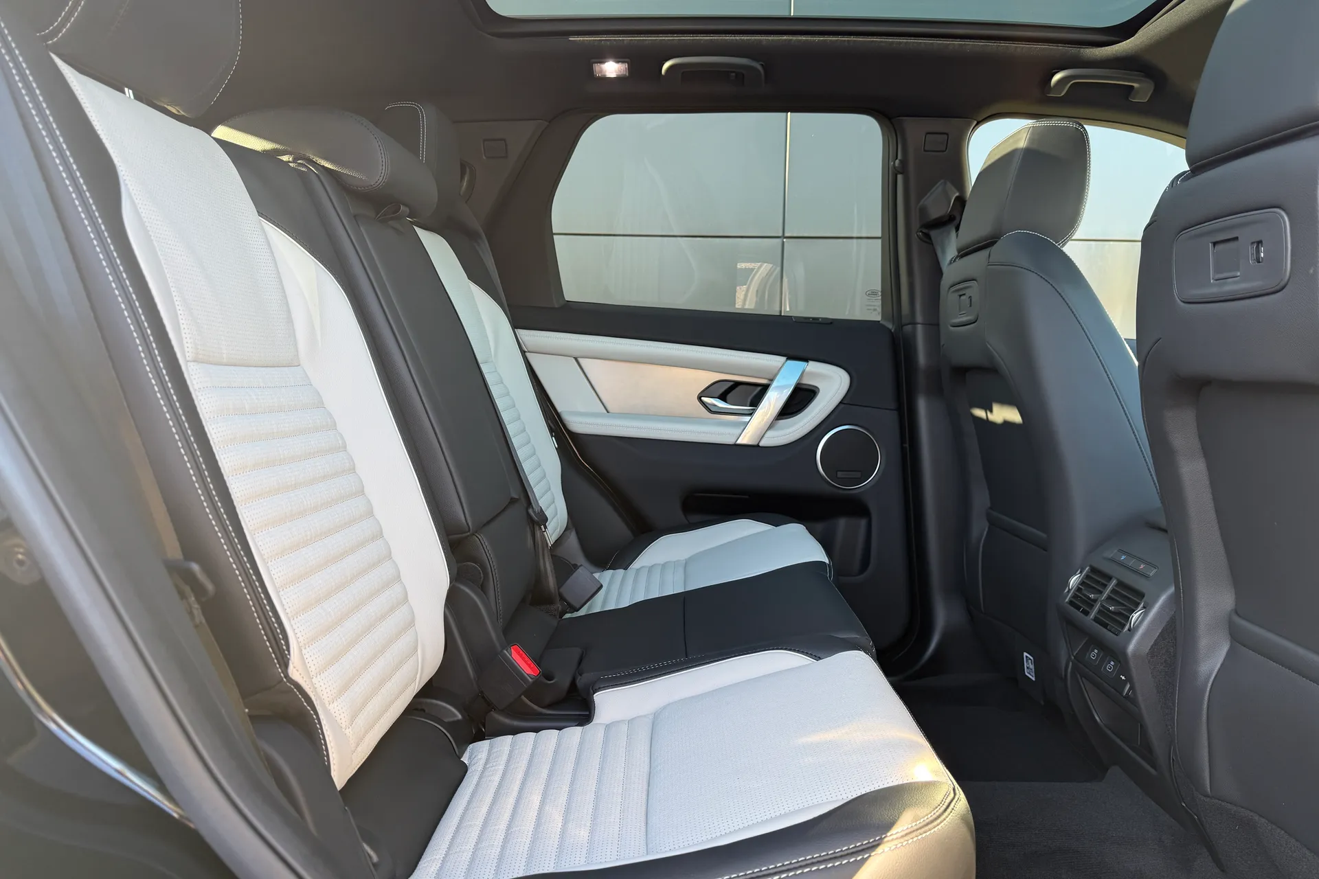 LAND ROVER DISCOVERY SPORT thumbnail image number 20