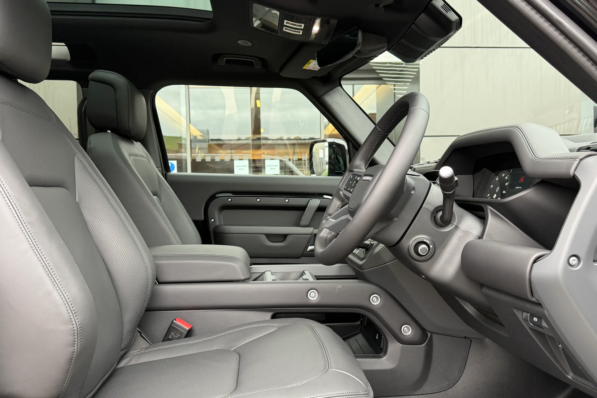 LAND ROVER Defender 90 thumbnail image number 19