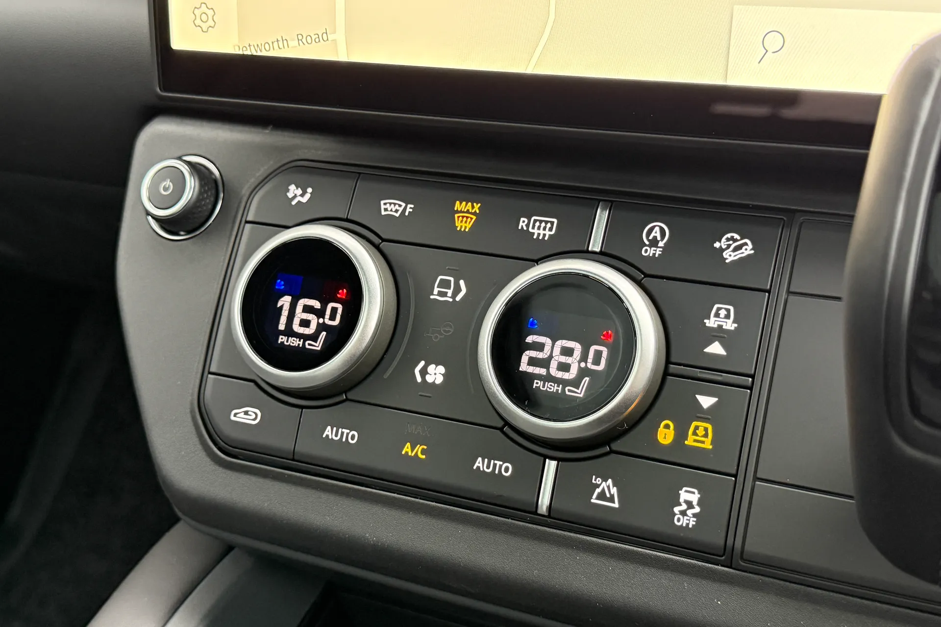 LAND ROVER Defender 90 thumbnail image number 58