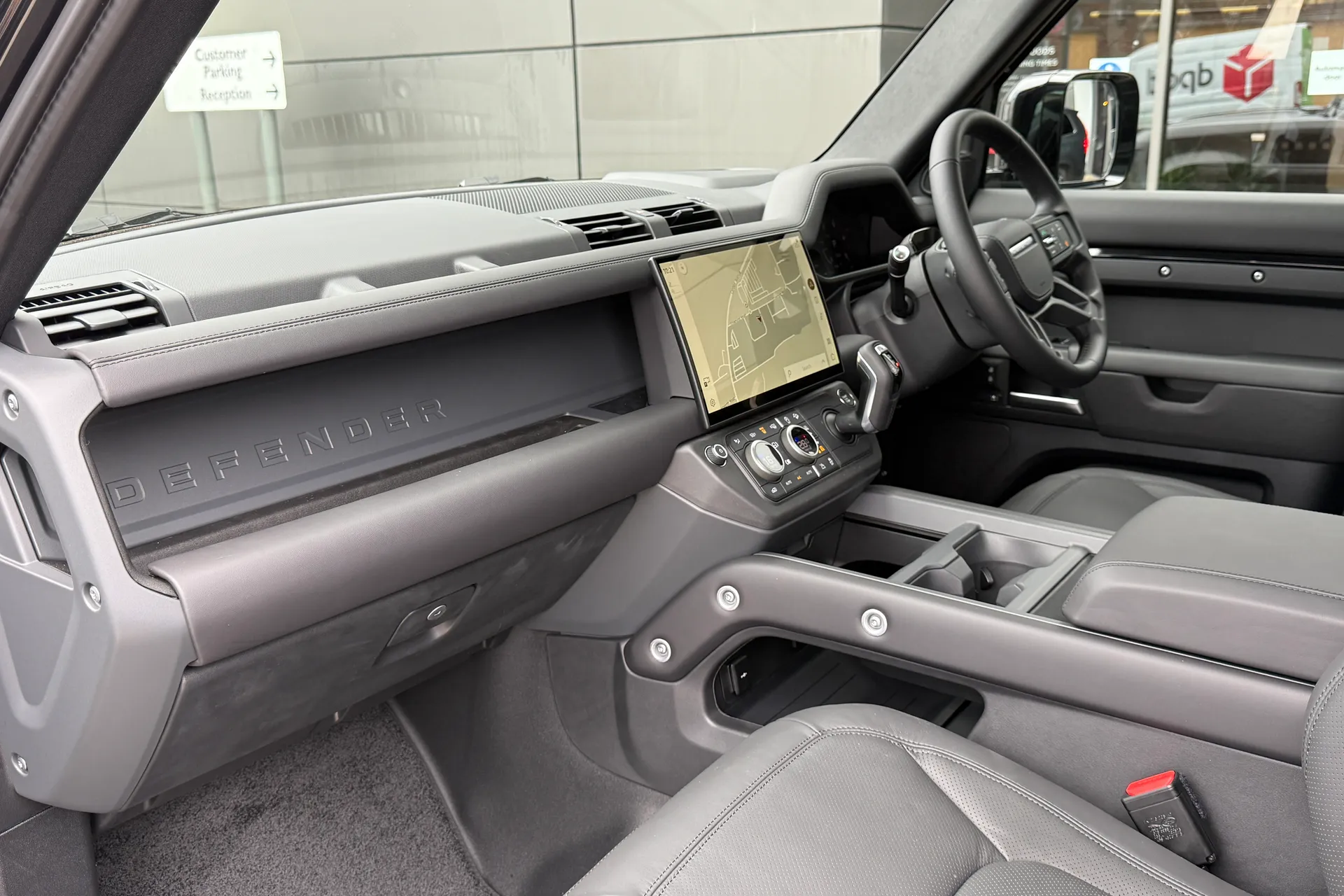 LAND ROVER Defender 90 thumbnail image number 52