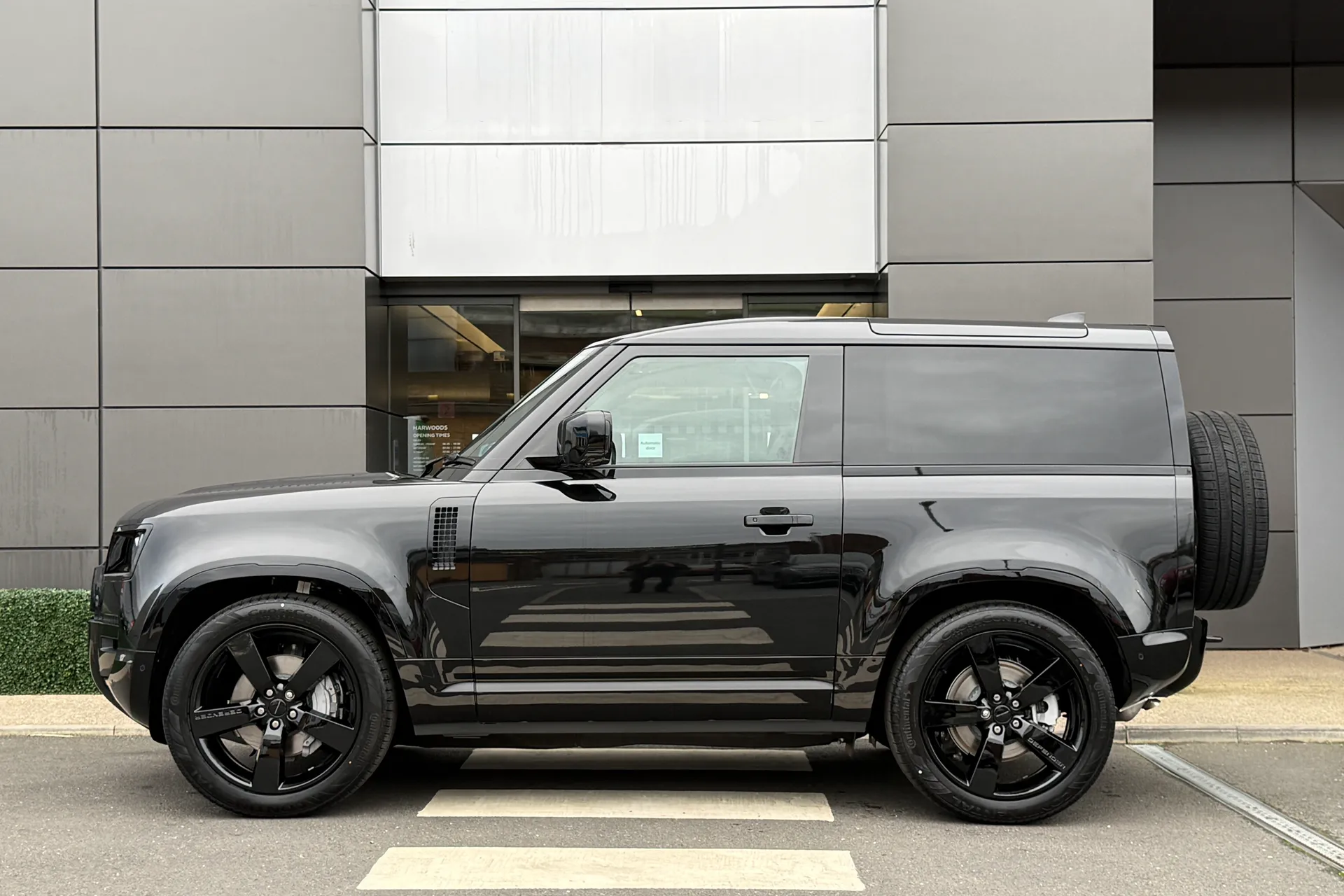 LAND ROVER Defender 90 thumbnail image number 6