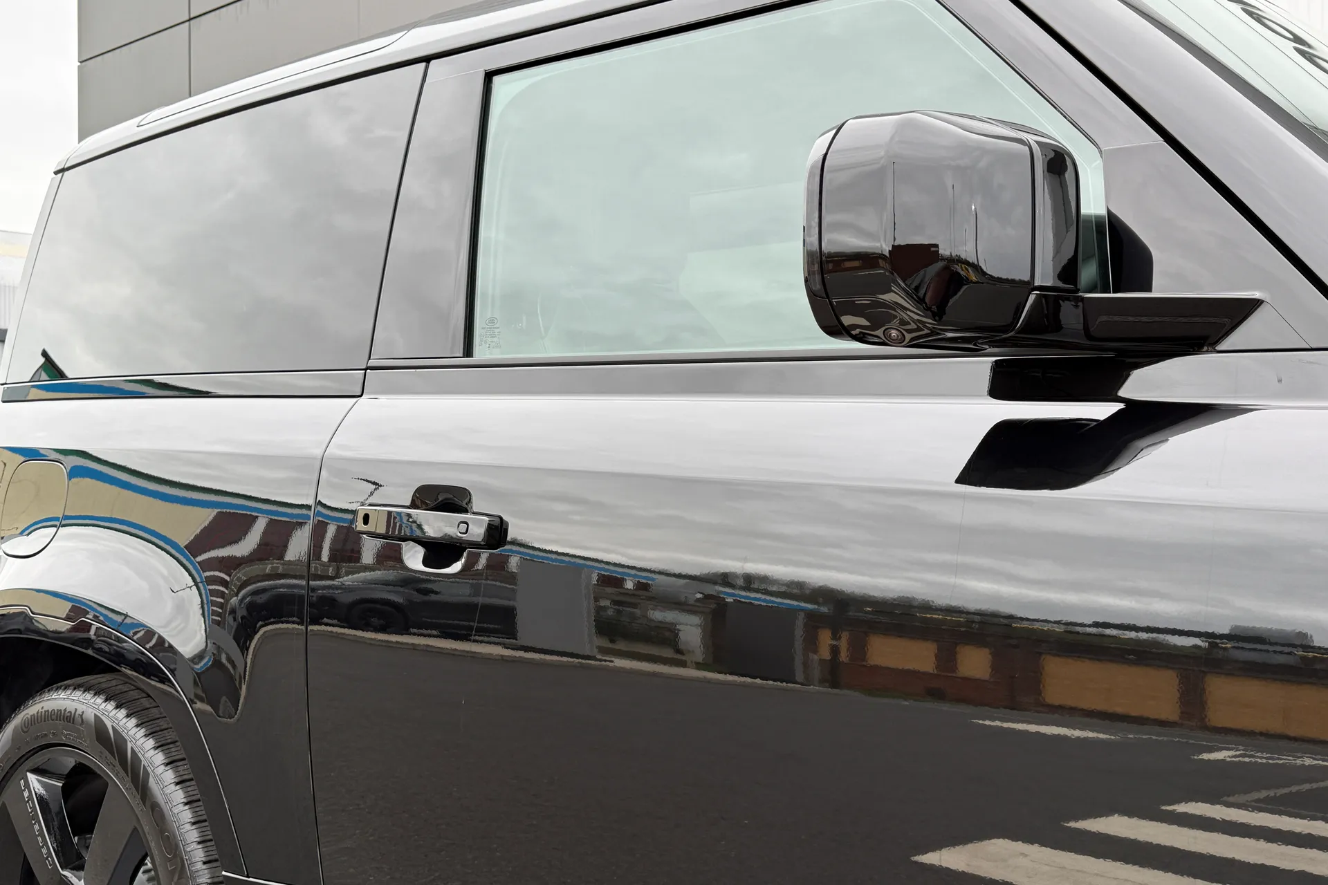 LAND ROVER Defender 90 thumbnail image number 29