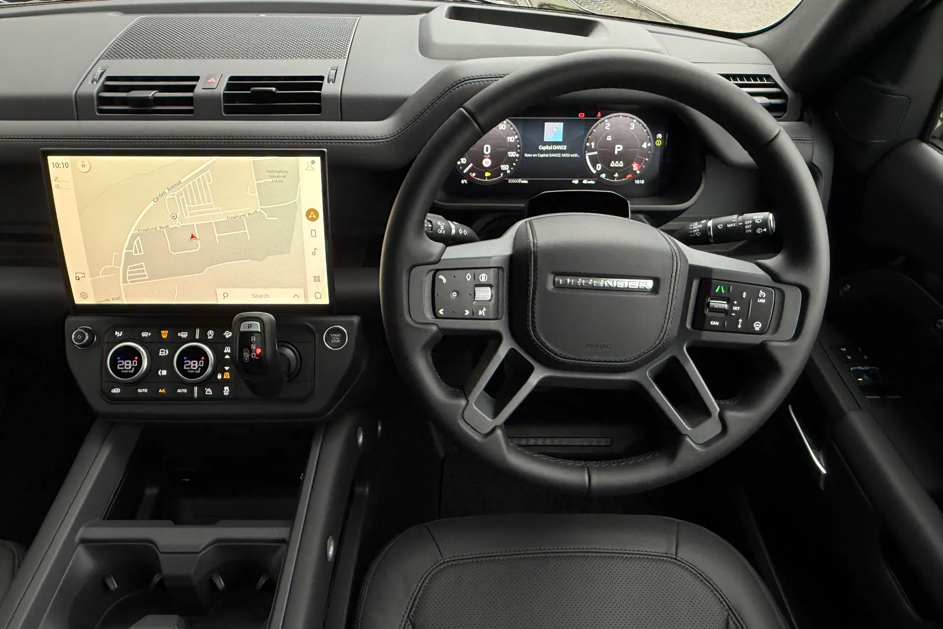 LAND ROVER Defender 90 thumbnail image number 33