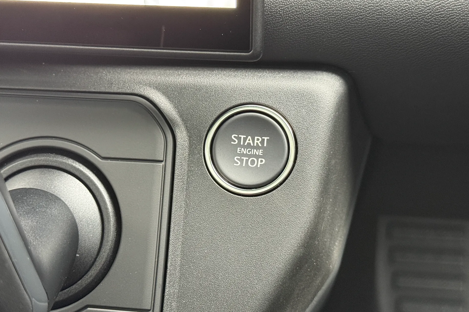 LAND ROVER Defender 90 thumbnail image number 60