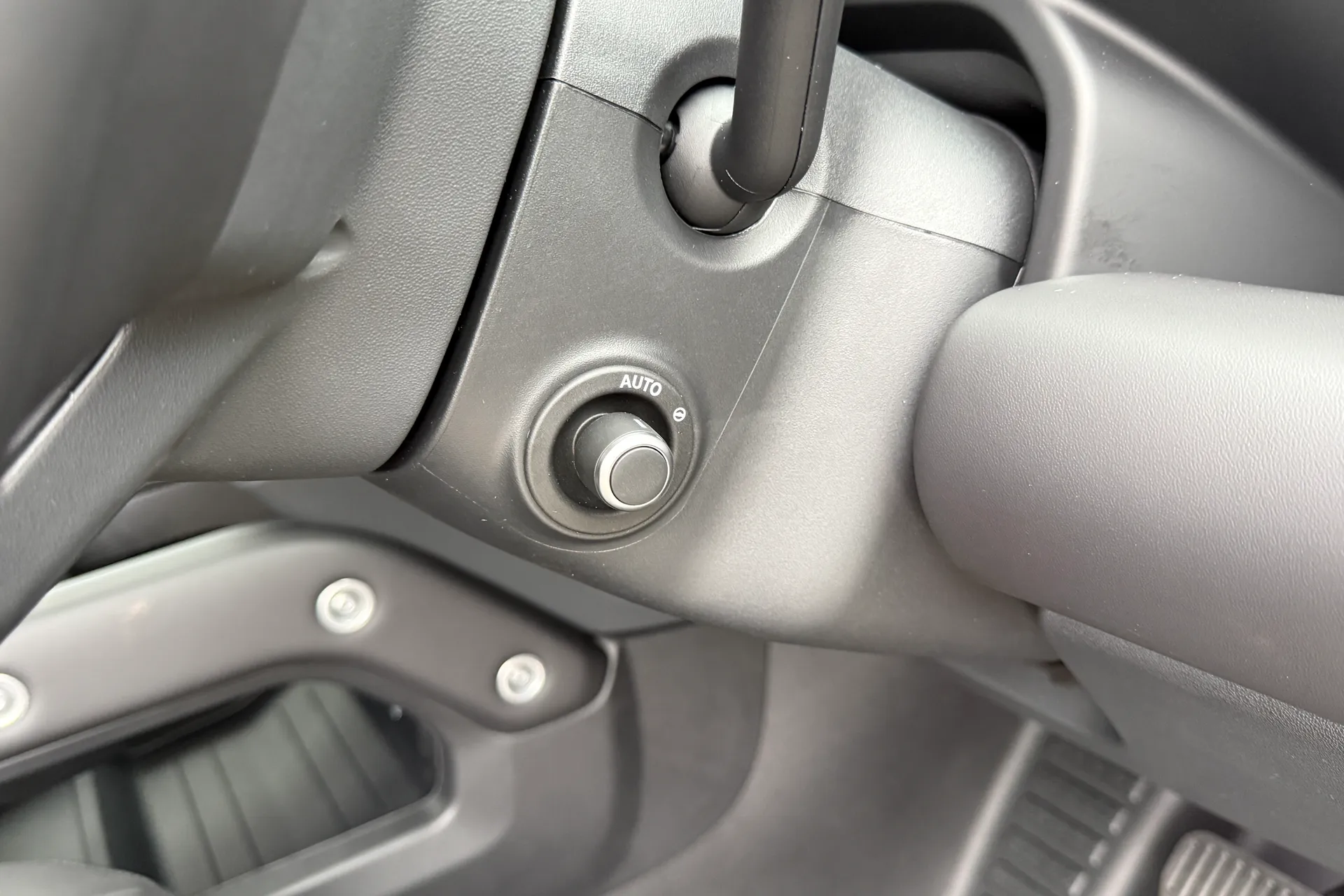 LAND ROVER Defender 90 thumbnail image number 22