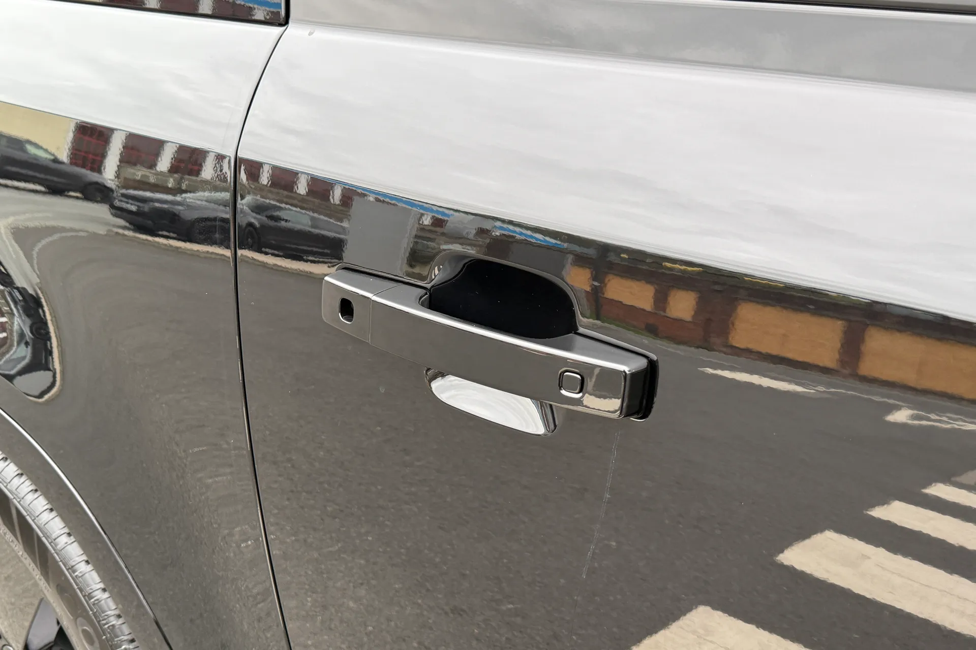 LAND ROVER Defender 90 thumbnail image number 30