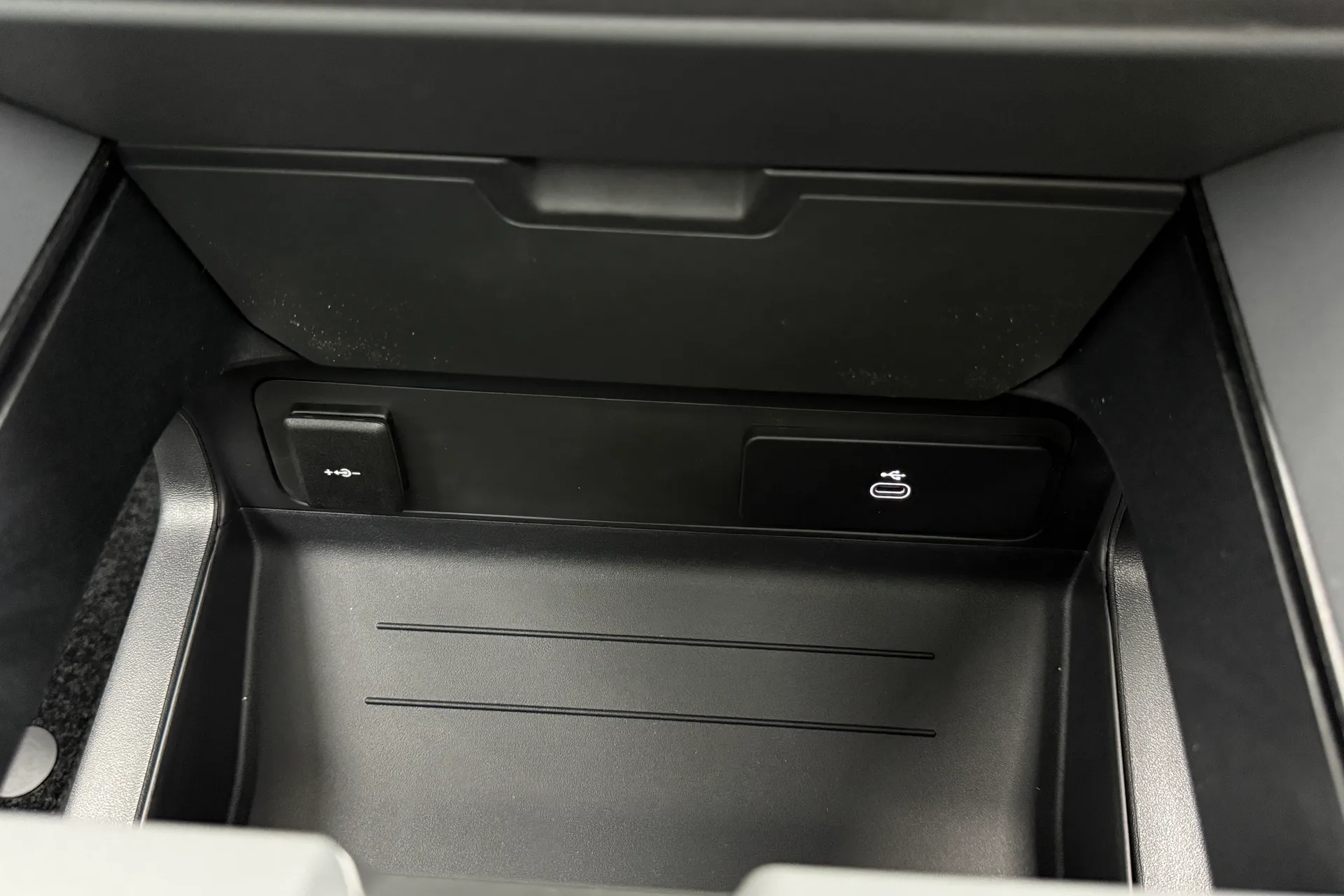 LAND ROVER Defender 90 thumbnail image number 59