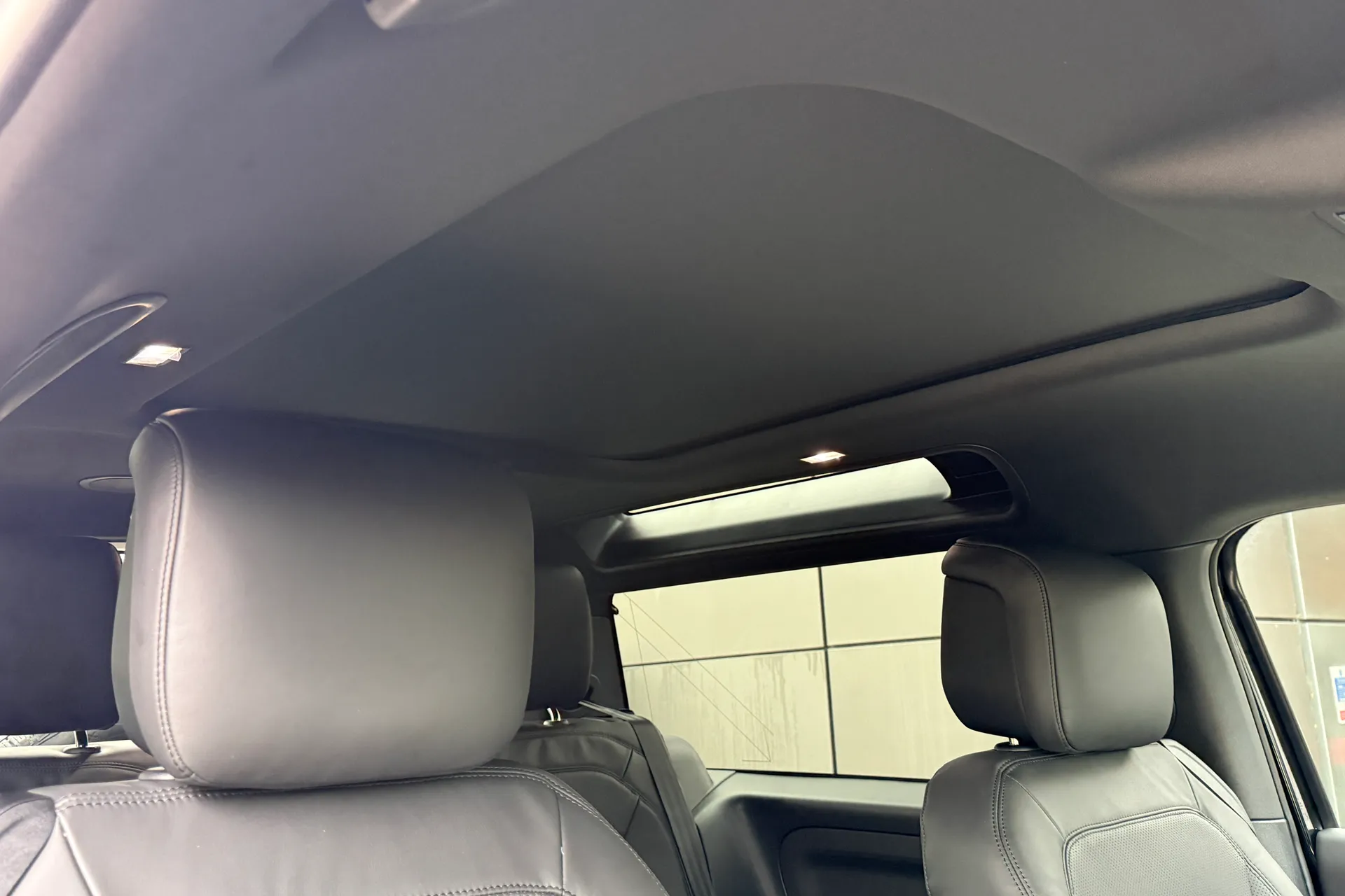 LAND ROVER Defender 90 thumbnail image number 12