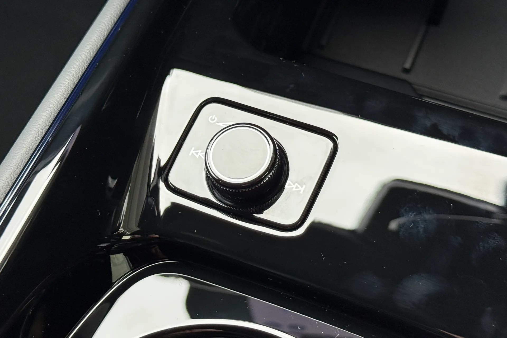 Audi Q3 thumbnail image number 24
