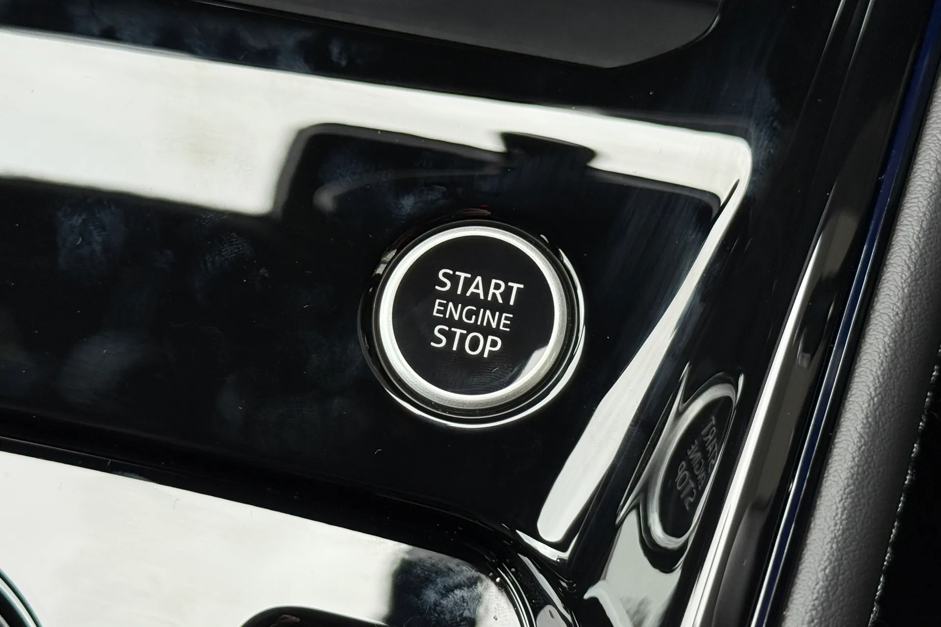 Audi Q3 thumbnail image number 25