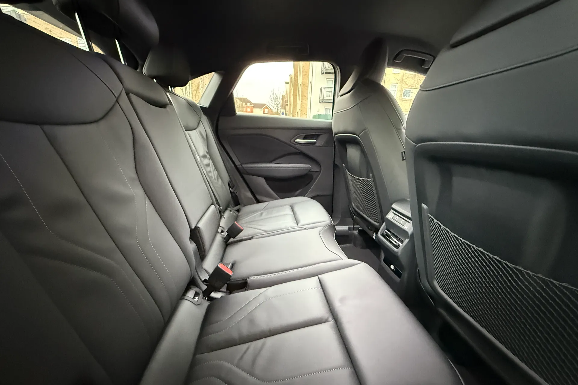 Audi Q3 thumbnail image number 36