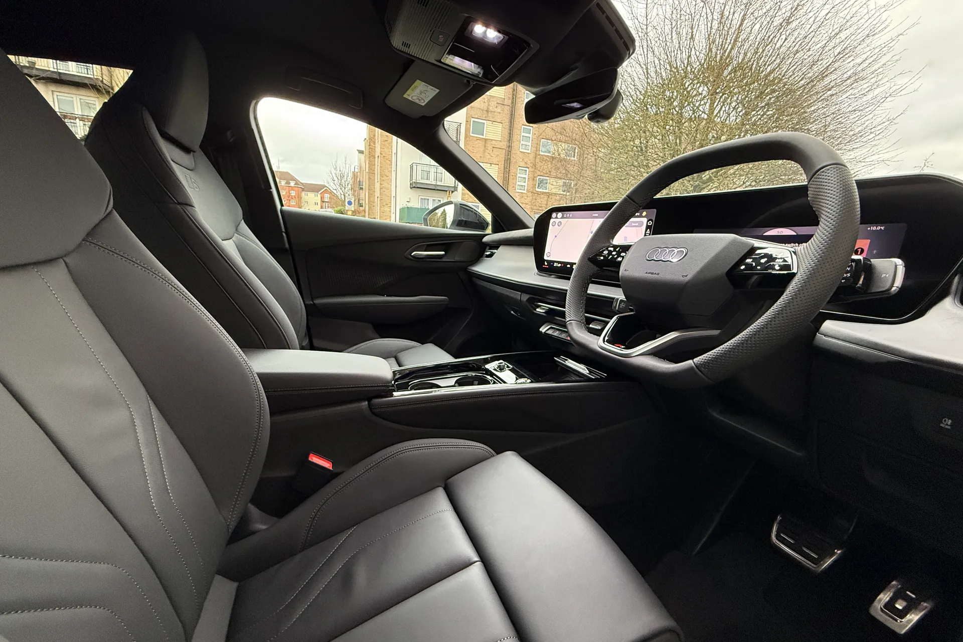 Audi Q3 thumbnail image number 30