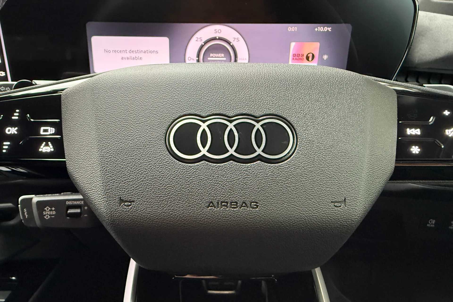 Audi Q3 thumbnail image number 16
