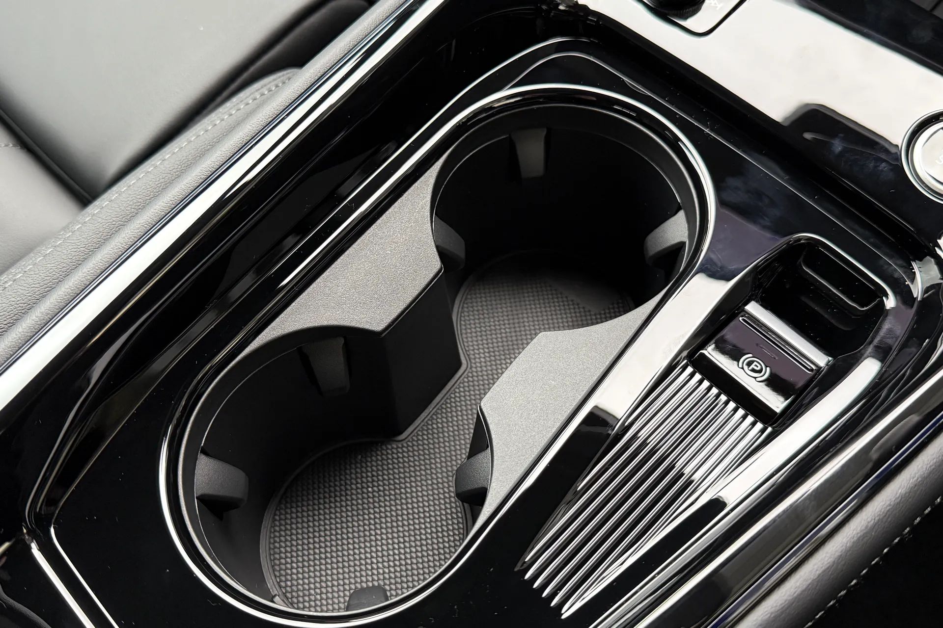 Audi Q3 thumbnail image number 26