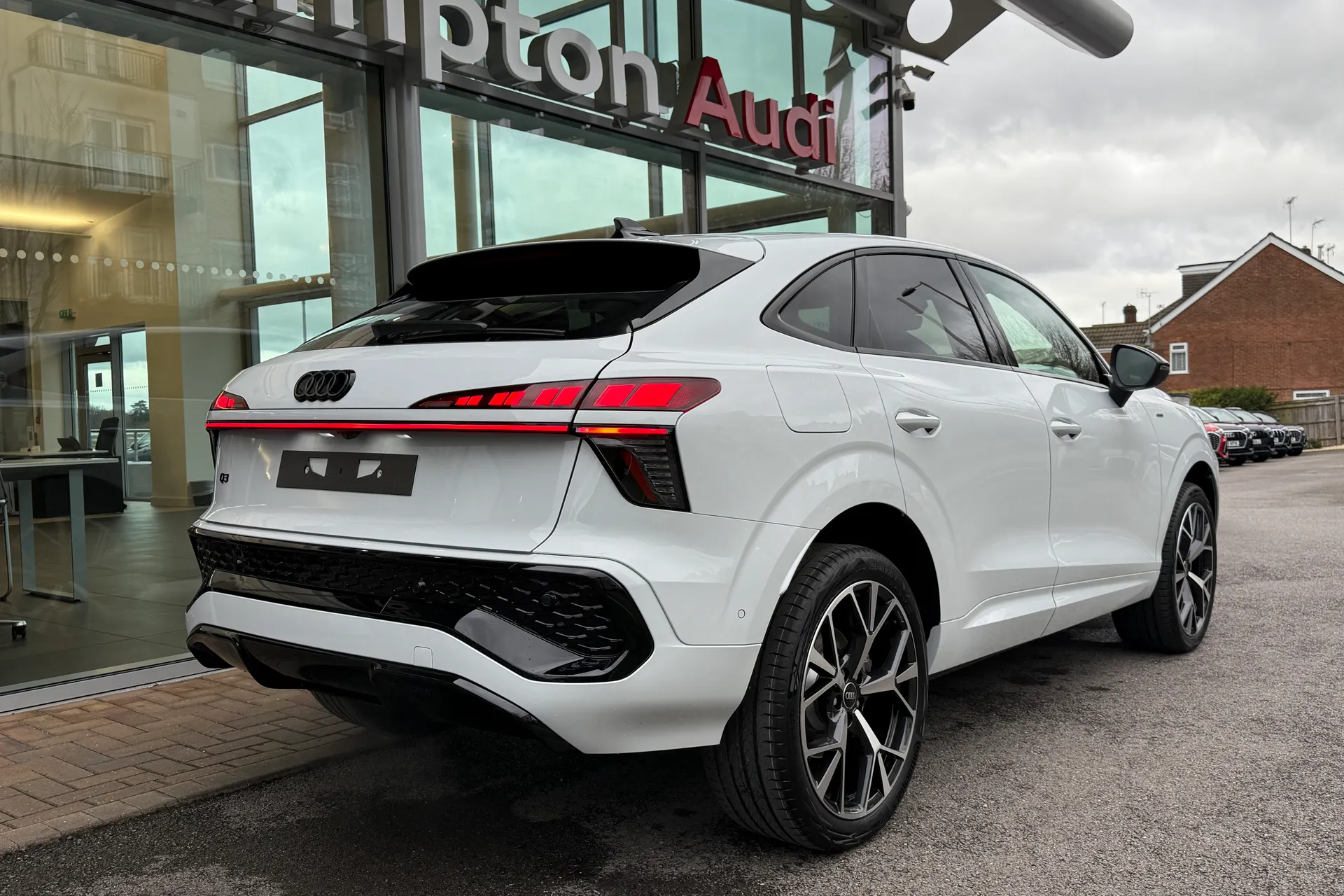 Audi Q3 thumbnail image number 58