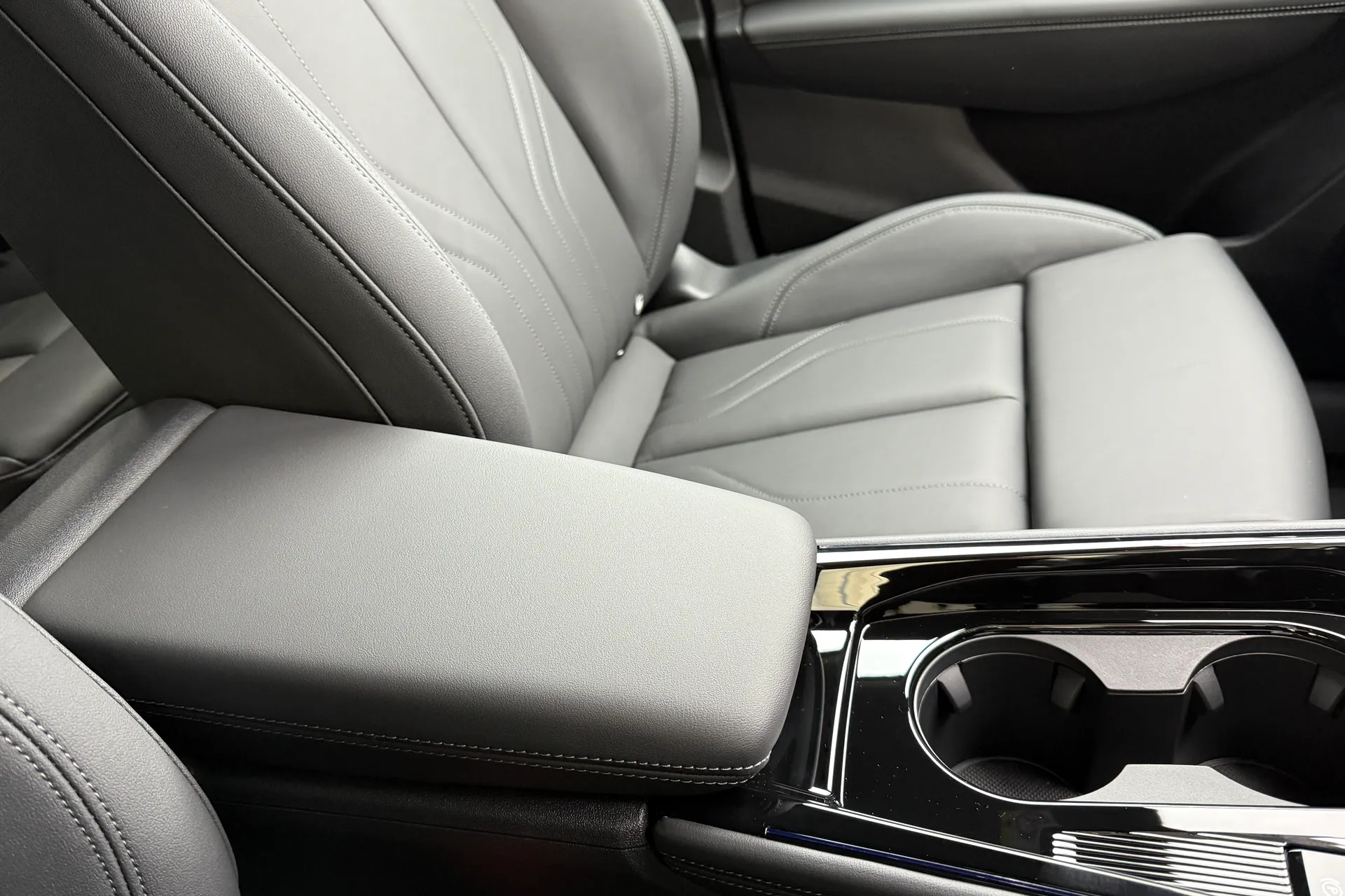 Audi Q3 thumbnail image number 27