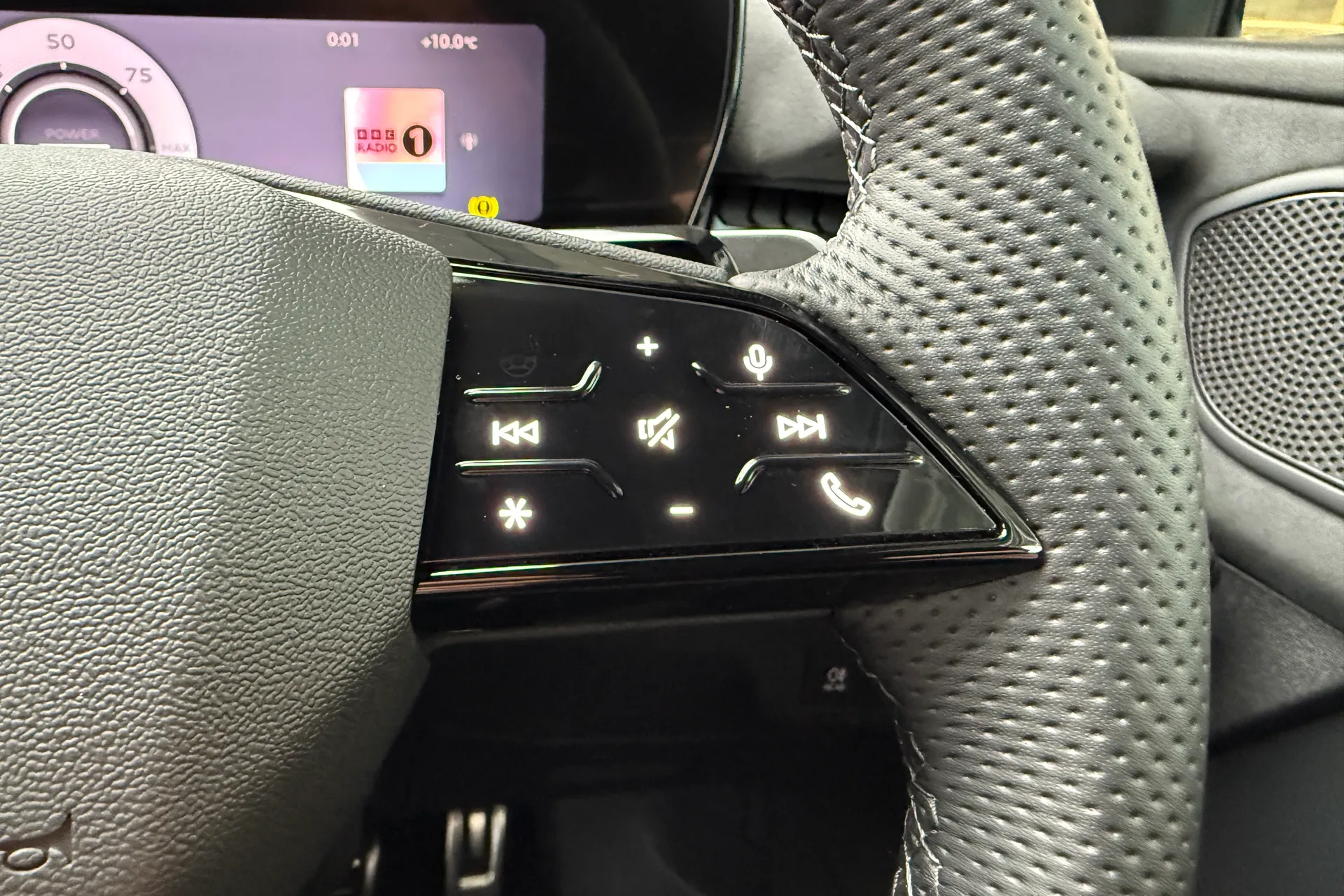 Audi Q3 thumbnail image number 15